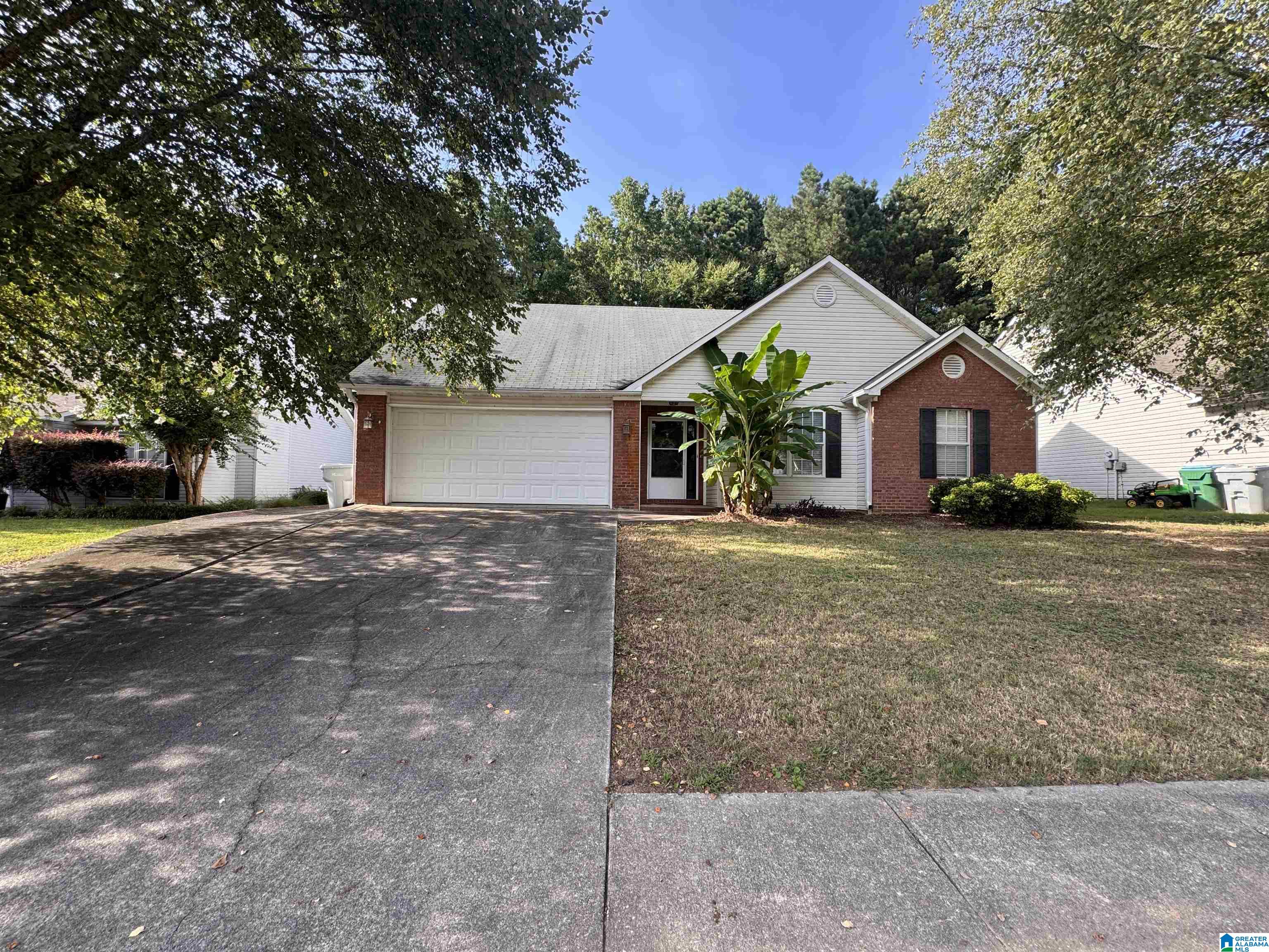2nd image of 141 Magnolia Circle, Columbiana, AL 35051 | MLS# 21459502
