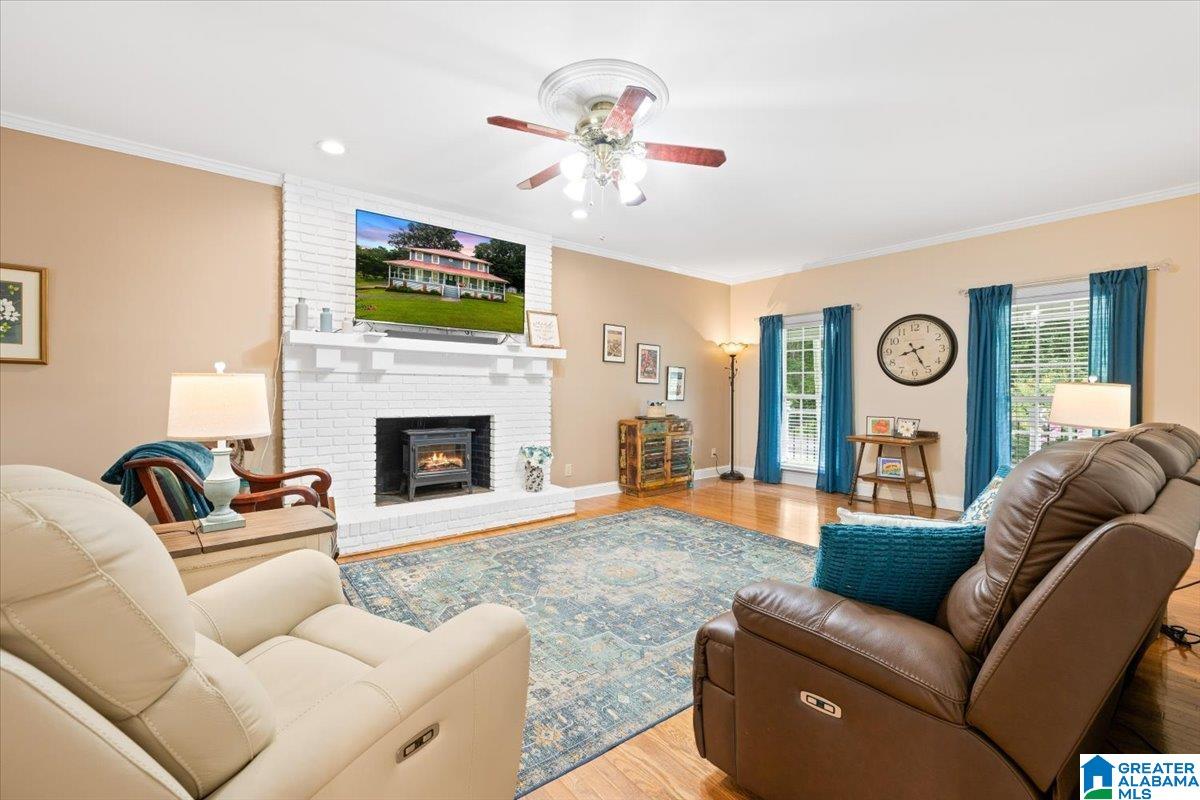 3rd image of 909 Camellia Road, Oneonta, AL 35121 | MLS# 21459505
