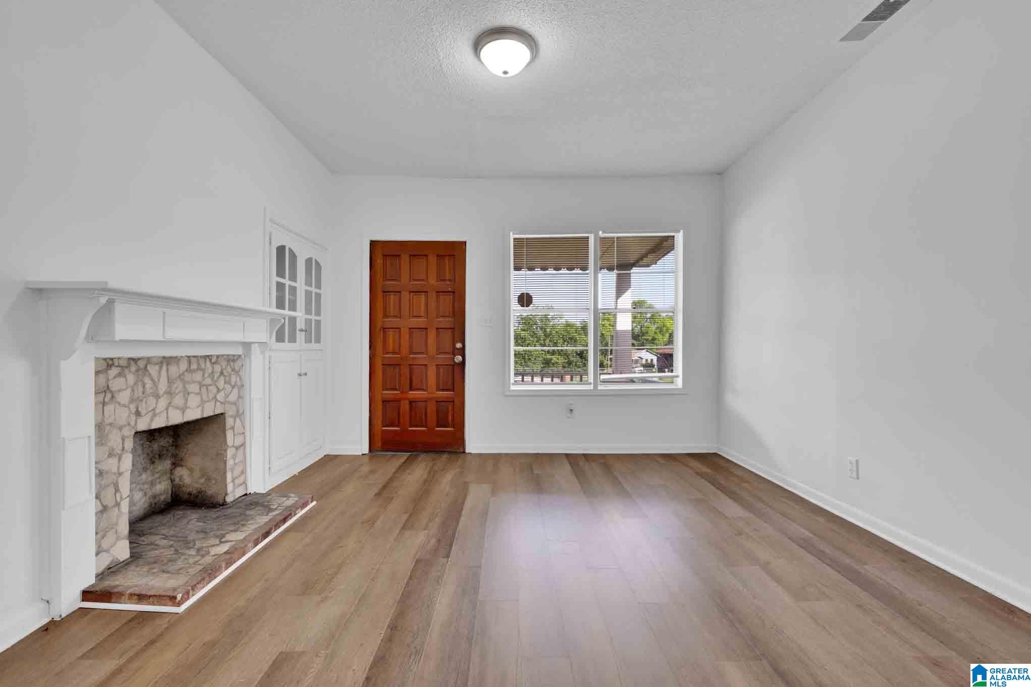 Photo 2 of Single family home for sale at 3225 Wenonah Rd Sw, Birmingham, AL 35211 | MLS# 21459561 | Listing updated on 2026-07-20