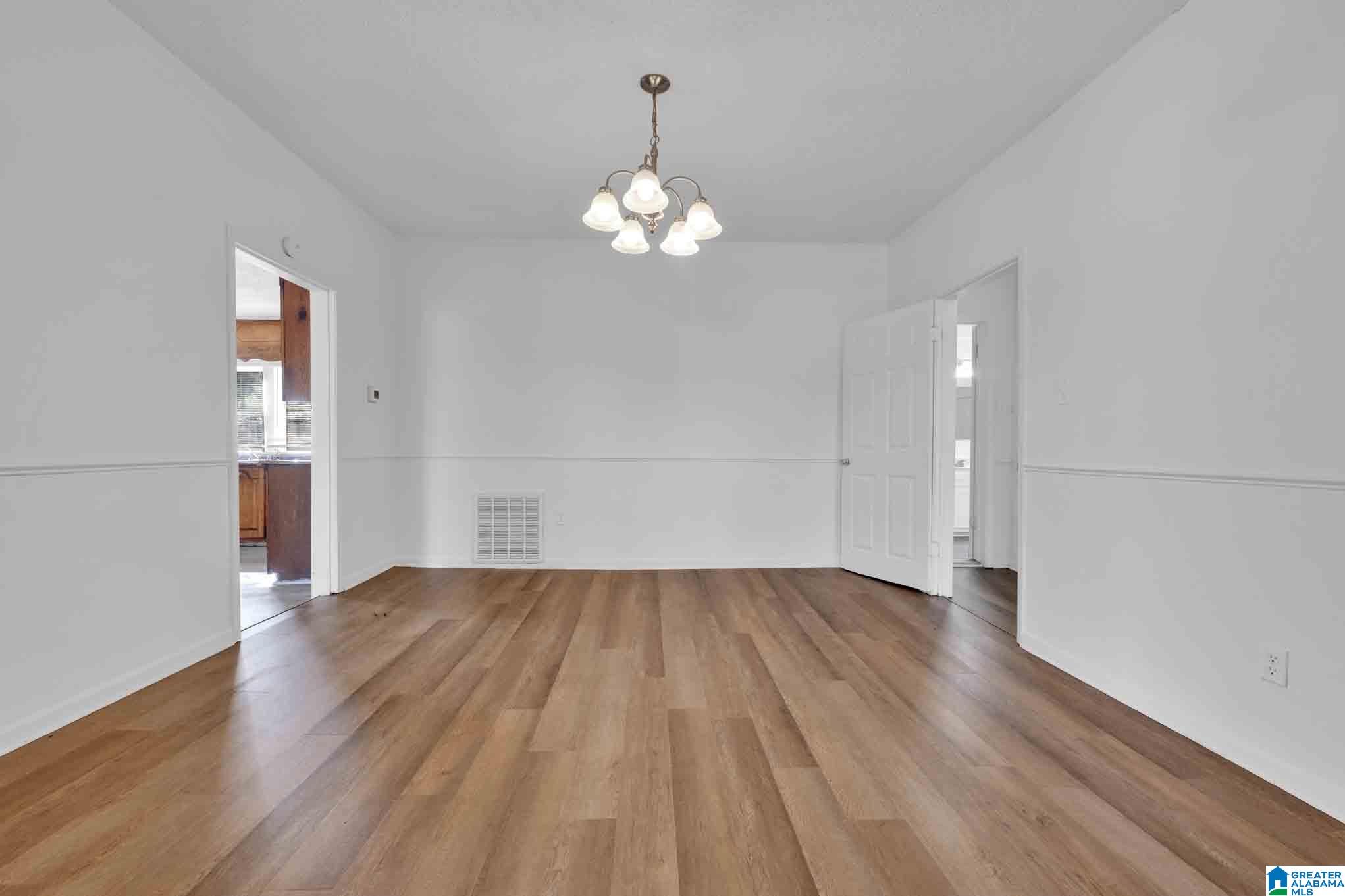 Photo 3 of Single family home for sale at 3225 Wenonah Rd SW, Birmingham, AL 35211 | MLS# 21459561 | Listing updated on 2026-07-20