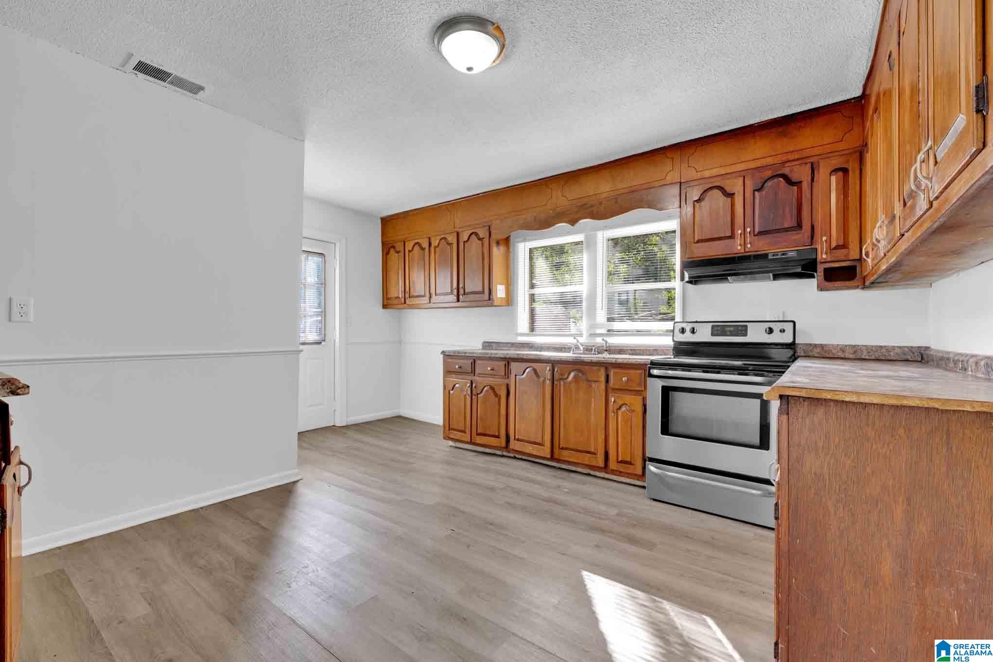 Photo 4 of Single family home for sale at 3225 Wenonah Rd SW, Birmingham, AL 35211 | MLS# 21459561 | Listing updated on 2026-07-20