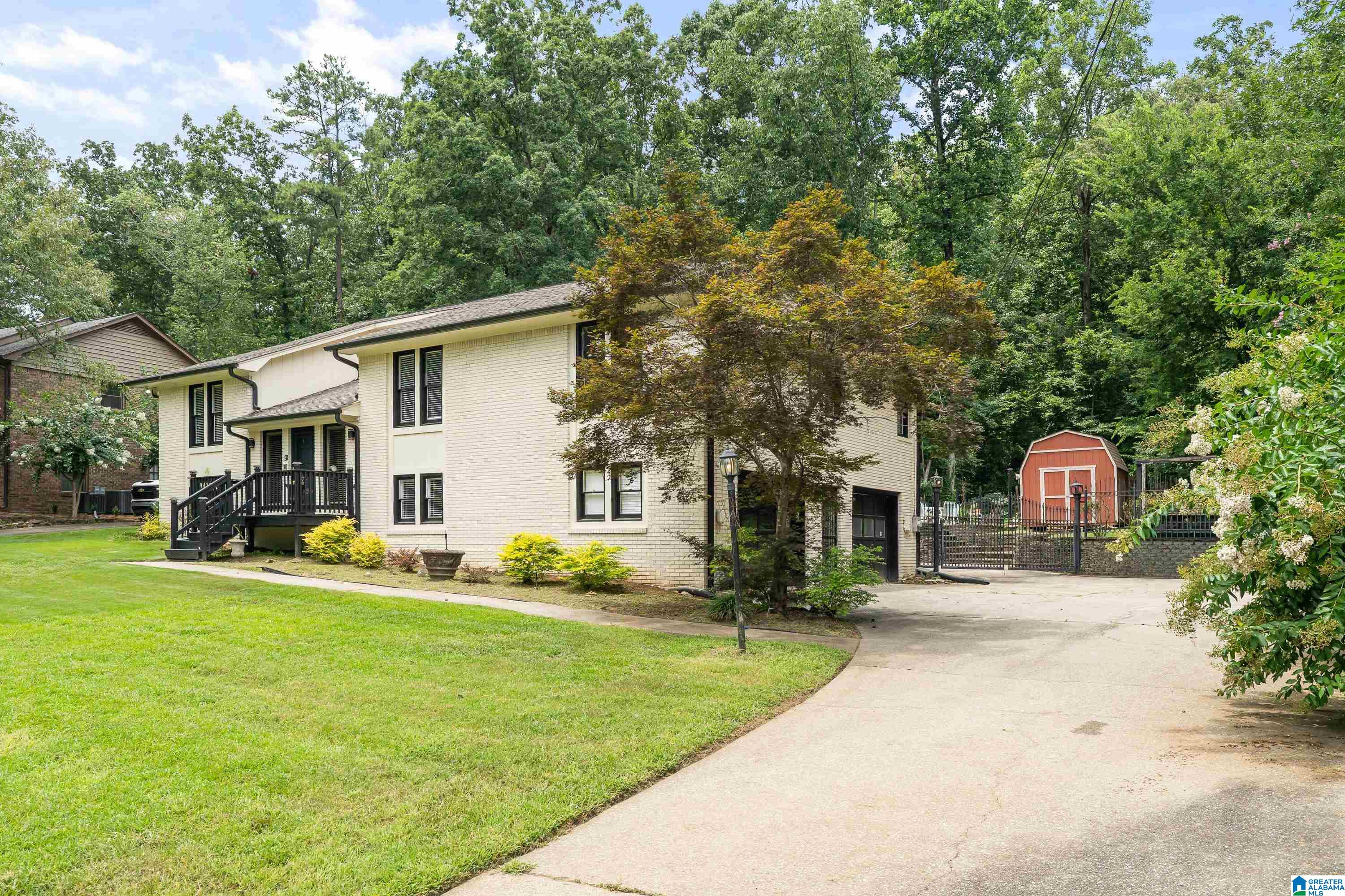 Photo 3 of Single family home for sale at 1294 Atkins Trimm Blvd, Hoover, AL 35226 | MLS# 21459614 | Listing updated on 2026-07-26