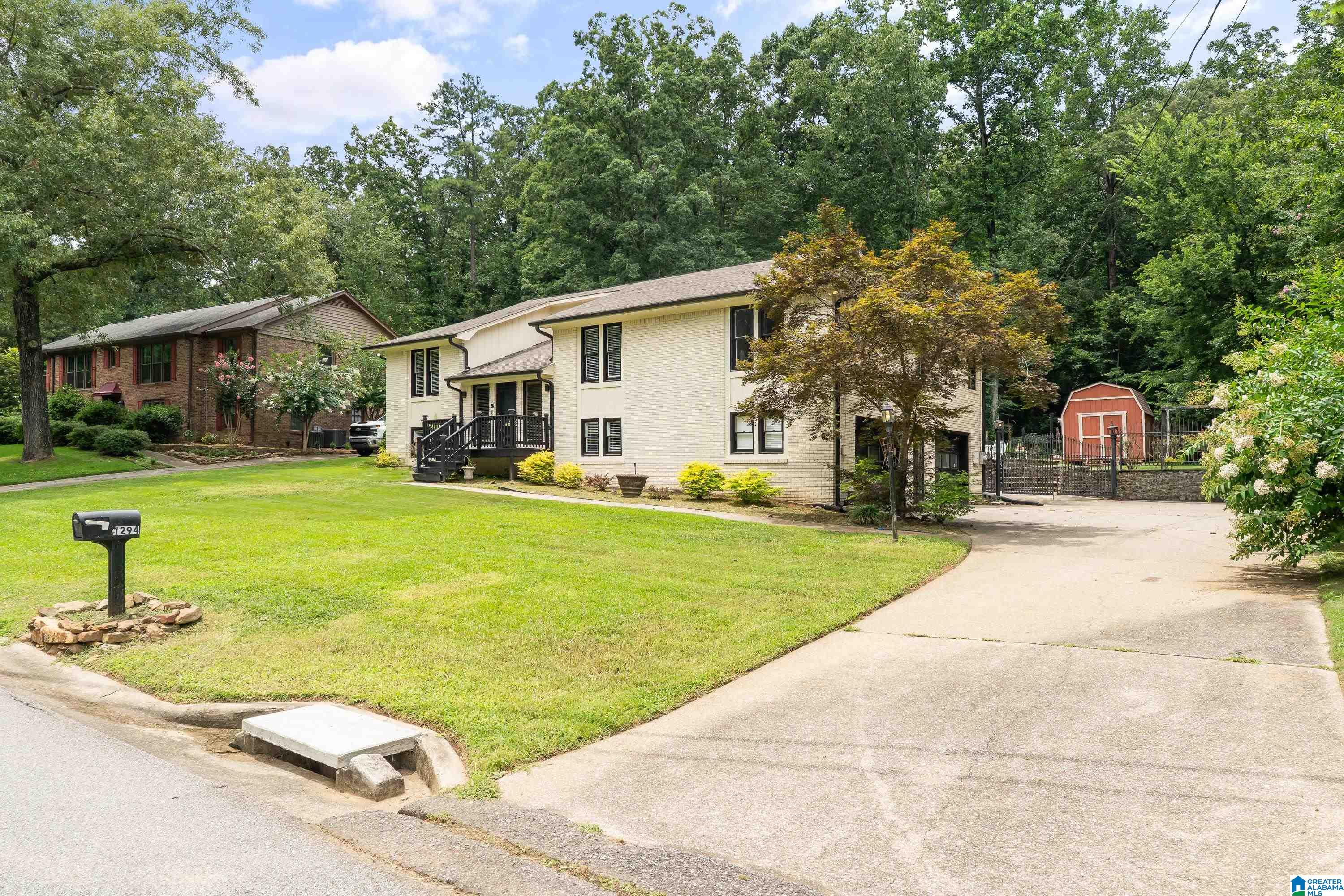 Photo 3 of Single family home for sale at 1294 Atkins Trimm Blvd, Hoover, AL 35226 | MLS# 21459614 | Listing updated on 2026-07-26