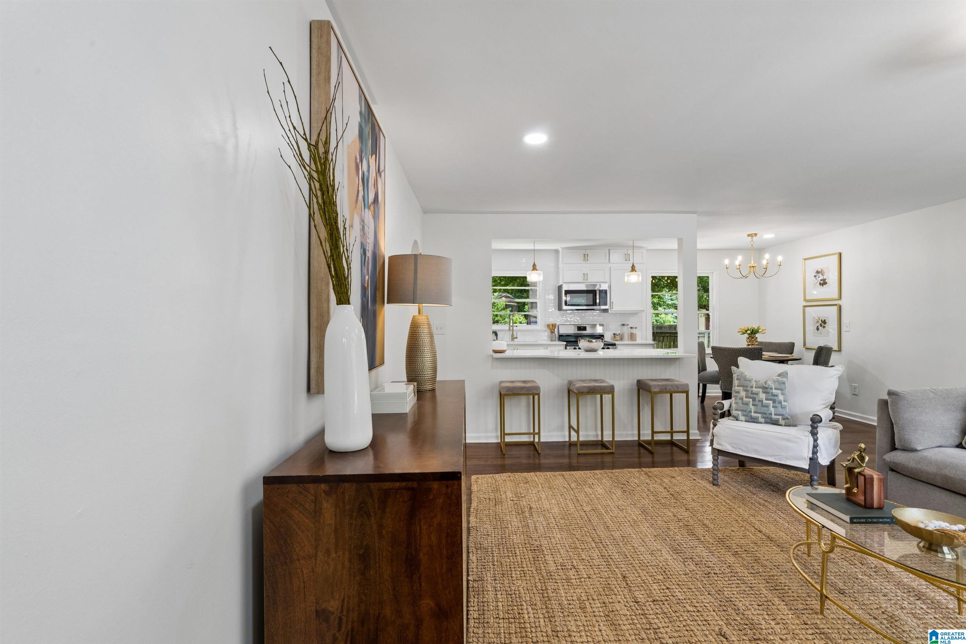 Photo 2 of Single family home for sale at 4001 Dolly Ridge Rd, Vestavia, AL 35243 | MLS# 21459664 | Listing updated on 2026-08-31