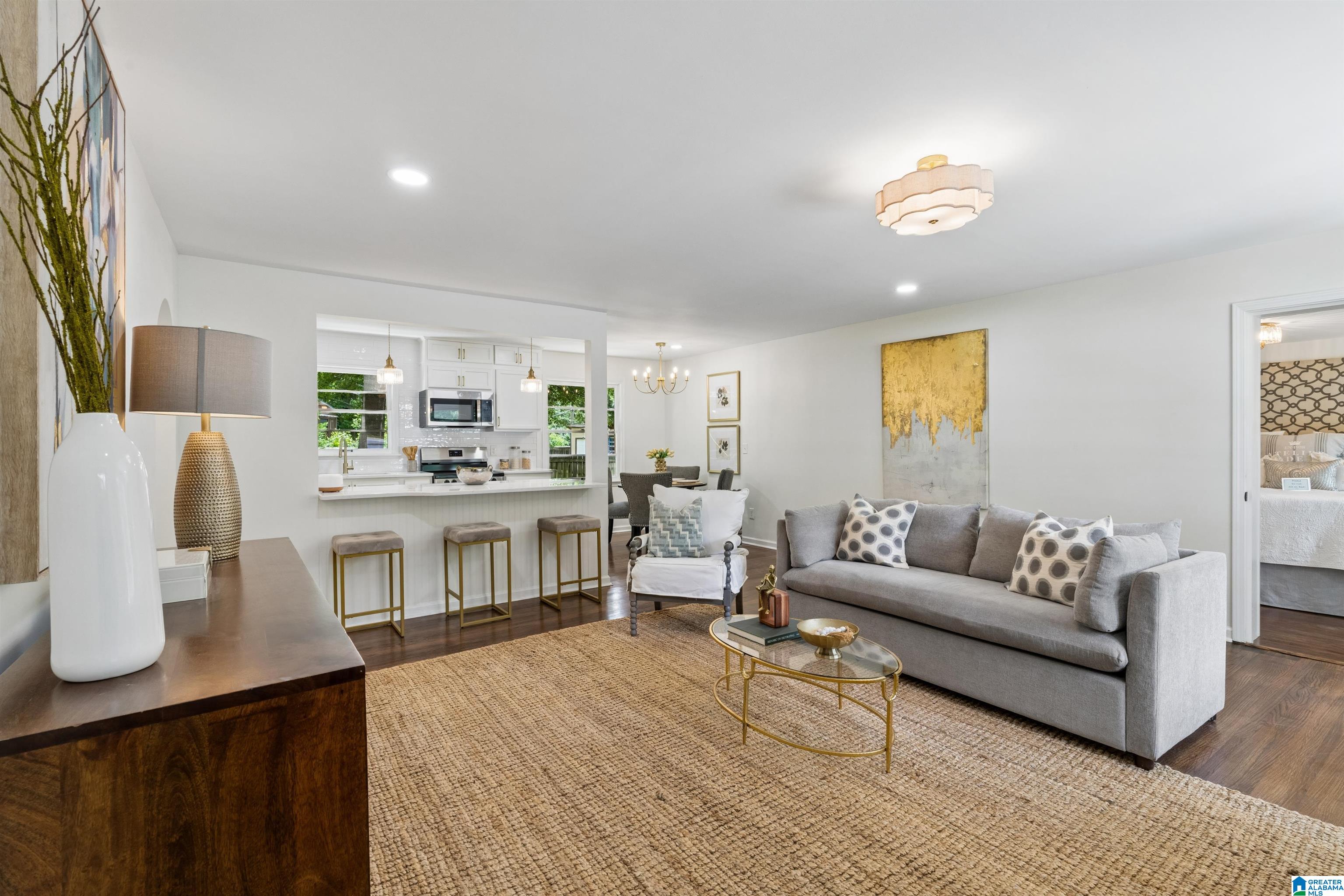 Photo 2 of Single family home for sale at 4001 Dolly Ridge Rd, Vestavia, AL 35243 | MLS# 21459664 | Listing updated on 2026-08-31
