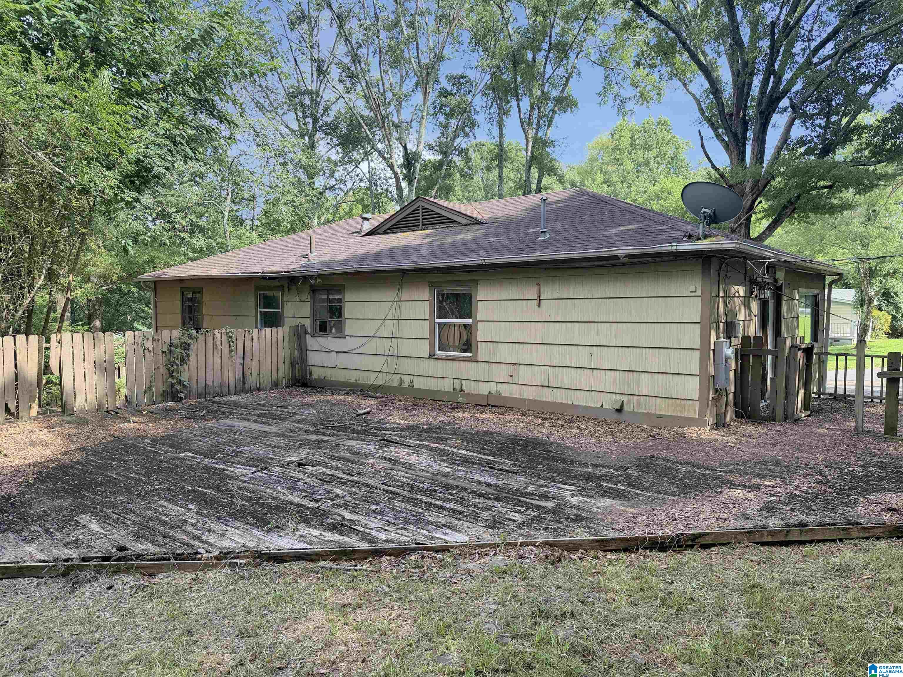 image of 700 22nd Terrace Ne, Center Point, AL 35215 | MLS# 21459675