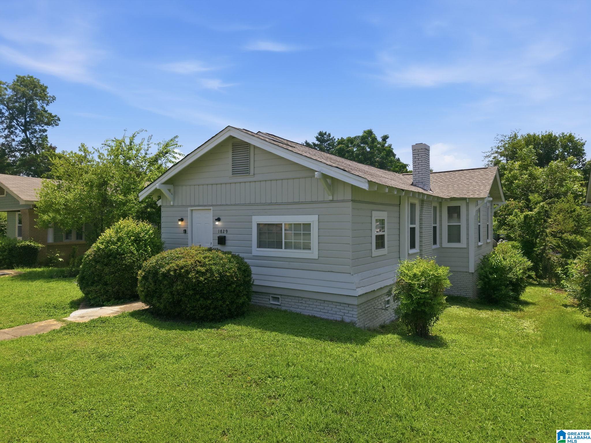 Photo 2 of Single family home for sale at 1829 43rd Street, Birmingham, AL 35208 | MLS# 21459677 | Listing updated on 2026-08-28