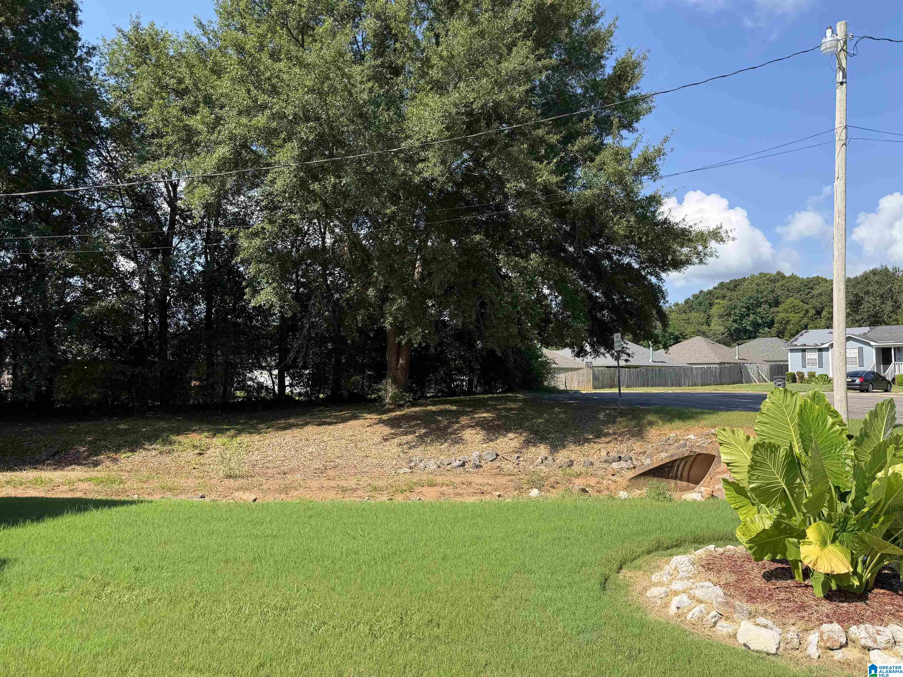 2nd image of 1009 25th Avenue N, Bessemer, AL 35023 | MLS# 21459718