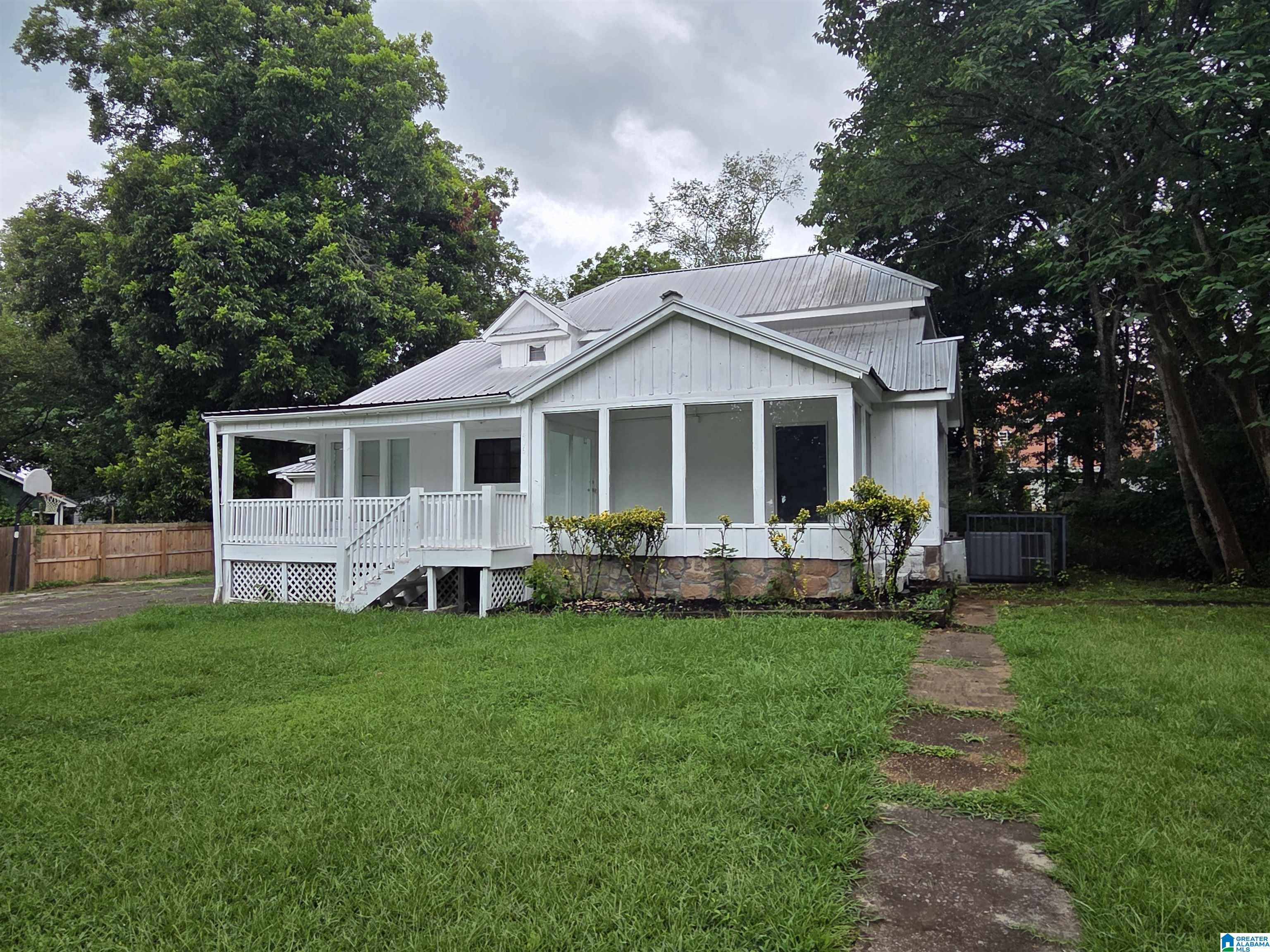 2nd image of 1406 12th Avenue N, Bessemer, AL 35020 | MLS# 21459720