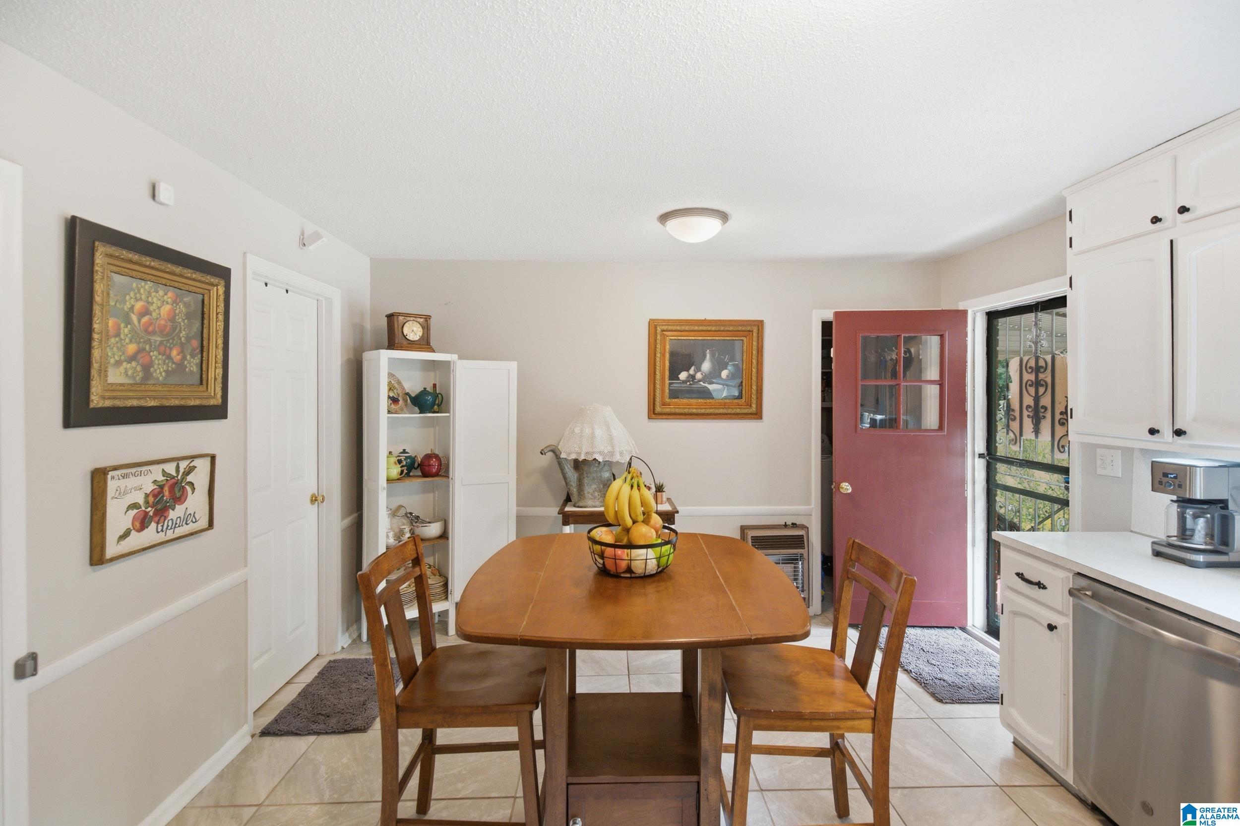Photo 3 of Single family home for sale at 3 Sunset Dr, Birmingham, AL 35215 | MLS# 21459787 | Listing updated on 2026-09-14