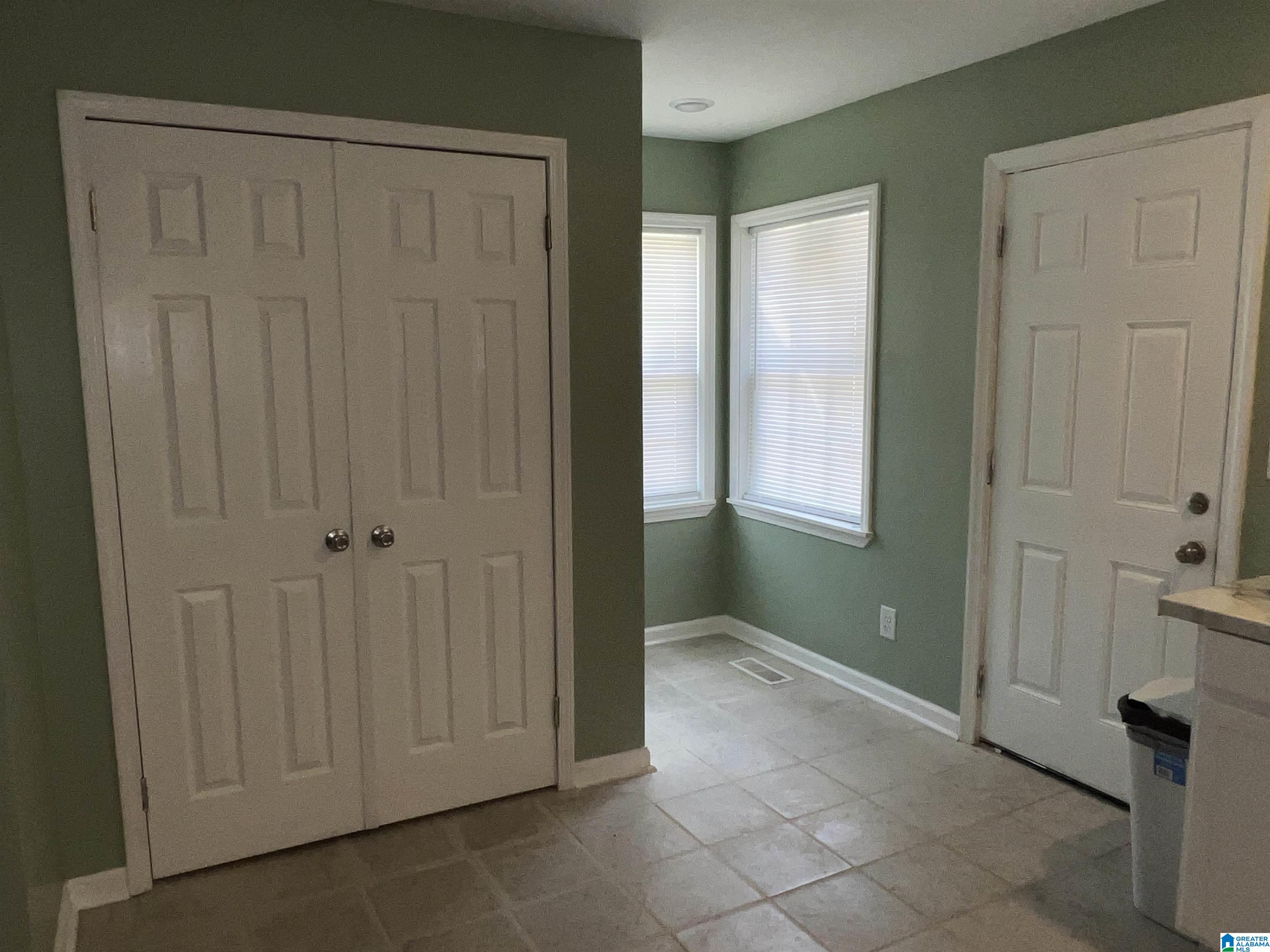 Photo 3 of Single family home for sale at 424 12th Avenue, Birmingham, AL 35228 | MLS# 21459816 | Listing updated on 2026-07-23