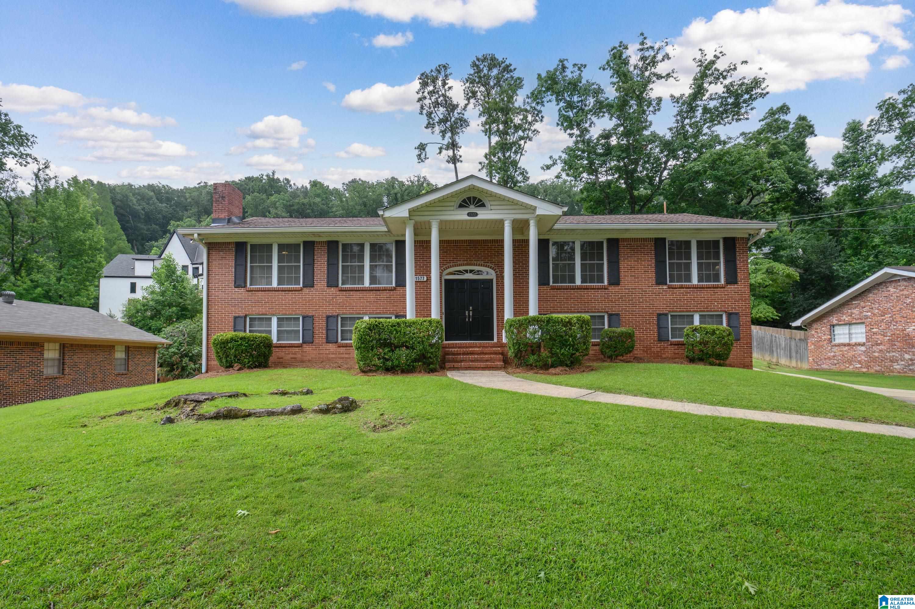 Photo 1 of Sale Pending at 1577 Berry Rd, Homewood, AL 35226 | MLS# 21459825 | Listing updated on 2026-08-31