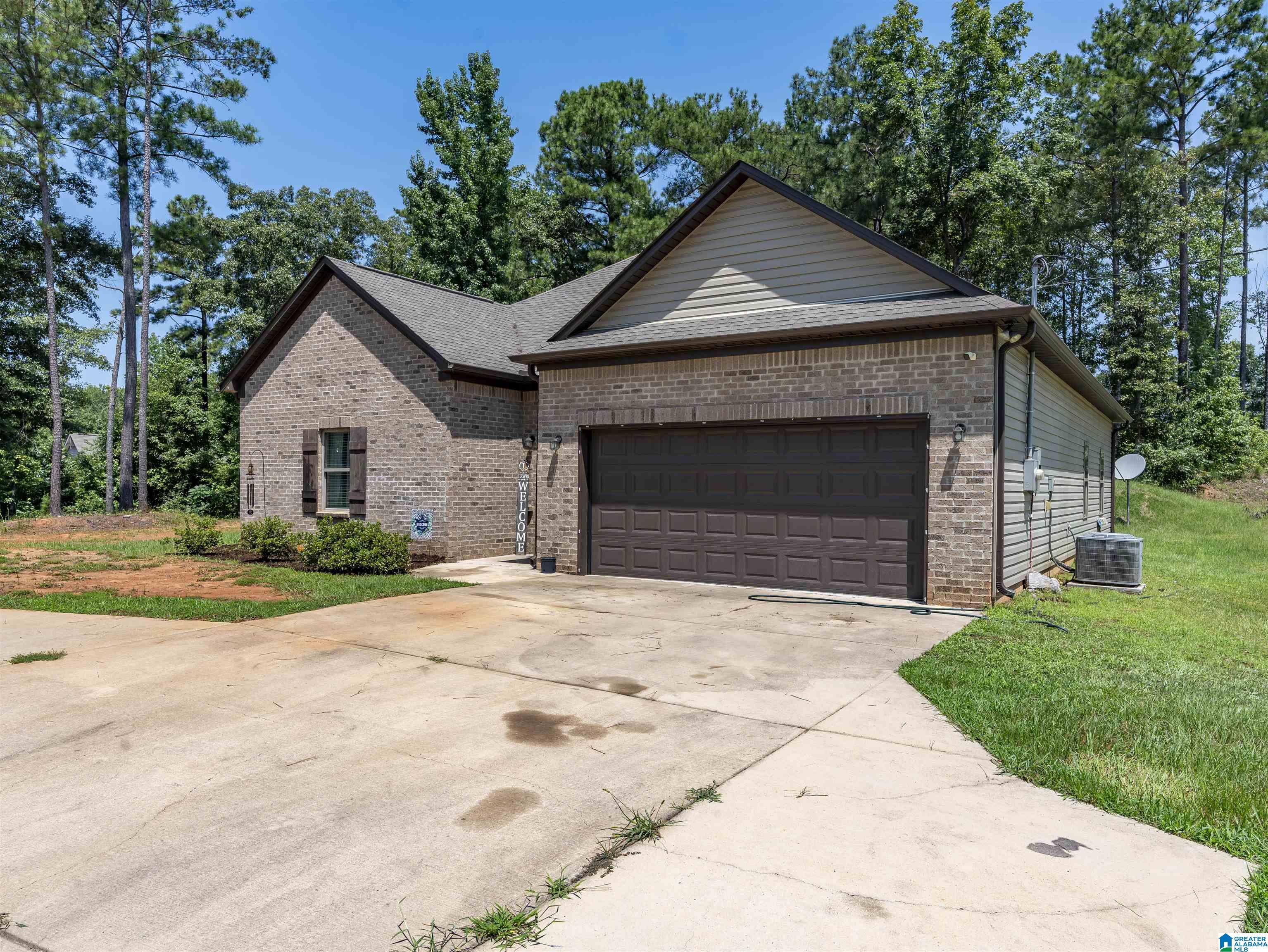Photo 3 of Single family home for sale at 10929 Woodland Dr, Mc Calla, AL 35111 | MLS# 21459832 | Listing updated on 2026-09-09