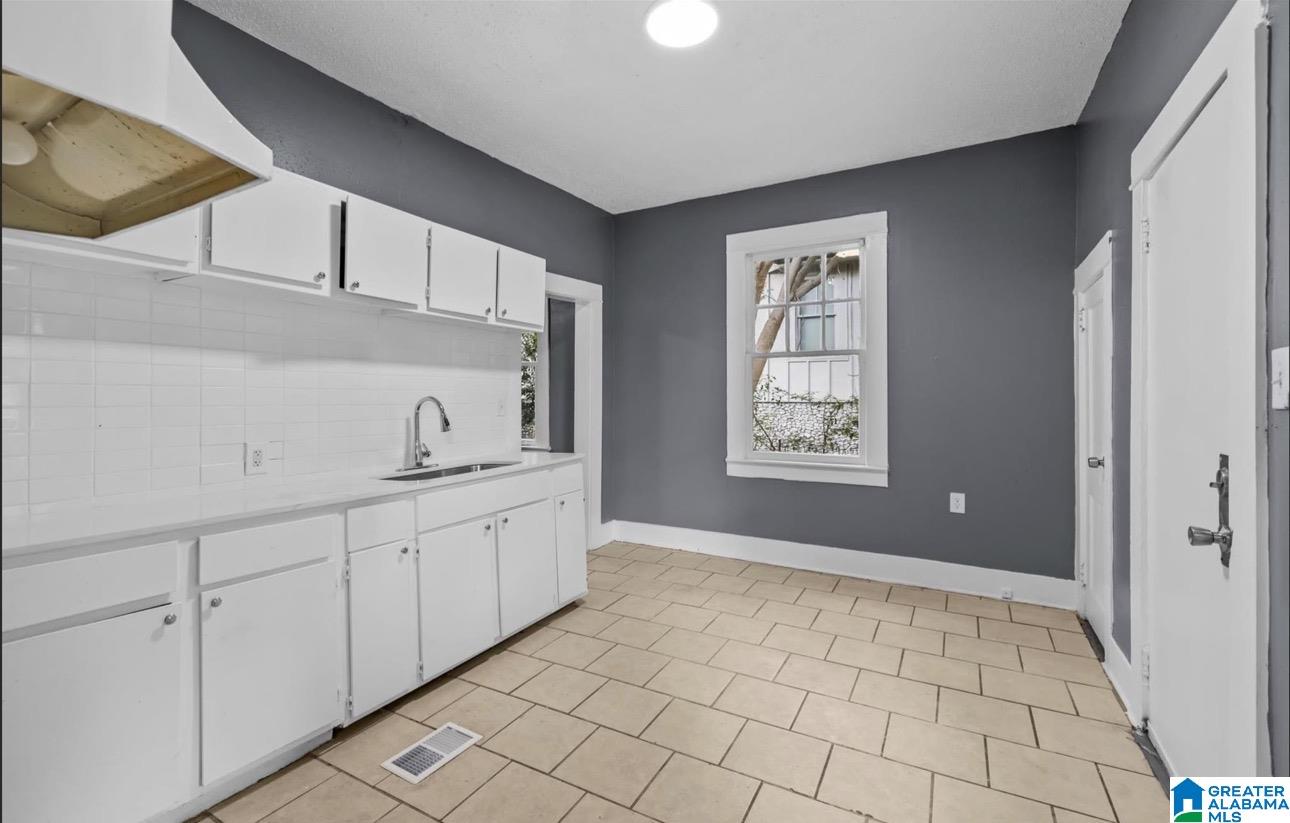 Photo 3 of Single family home for sale at 963 W 3rd Street, Birmingham, AL 35204 | MLS# 21459836 | Listing updated on 2026-09-02