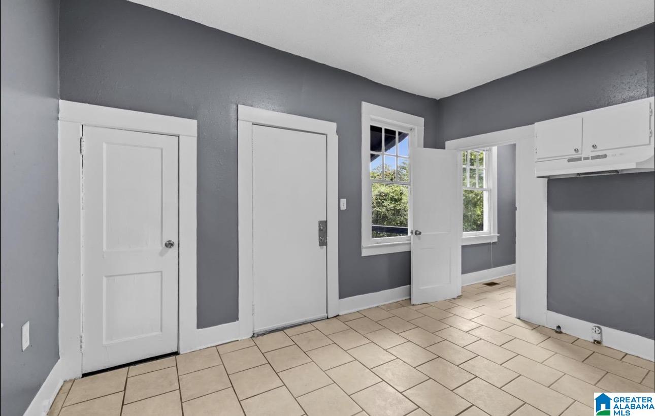 Photo 4 of Single family home for sale at 963 W 3rd Street, Birmingham, AL 35204 | MLS# 21459836 | Listing updated on 2026-09-02