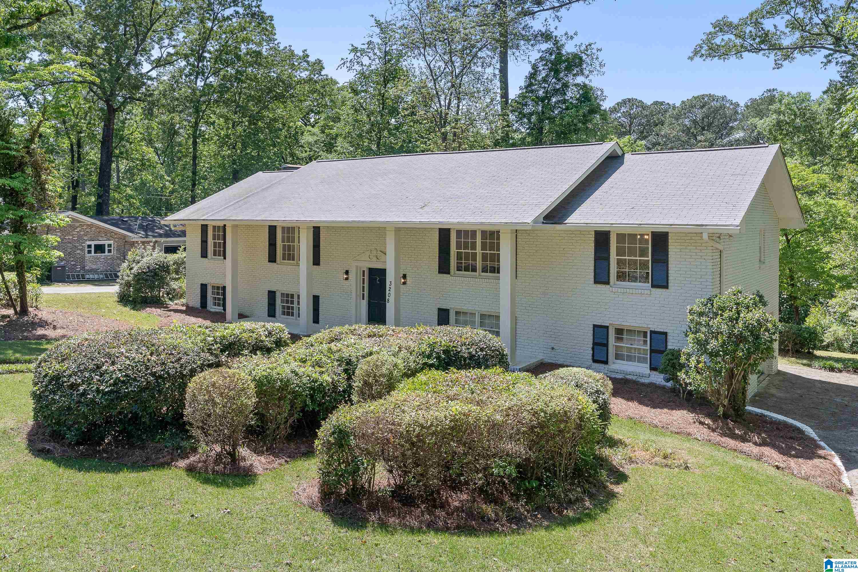 Photo 2 of Single family home for sale at 3208 Winchester Rd, Hoover, AL 35226 | MLS# 21459845 | Listing updated on 2026-08-19