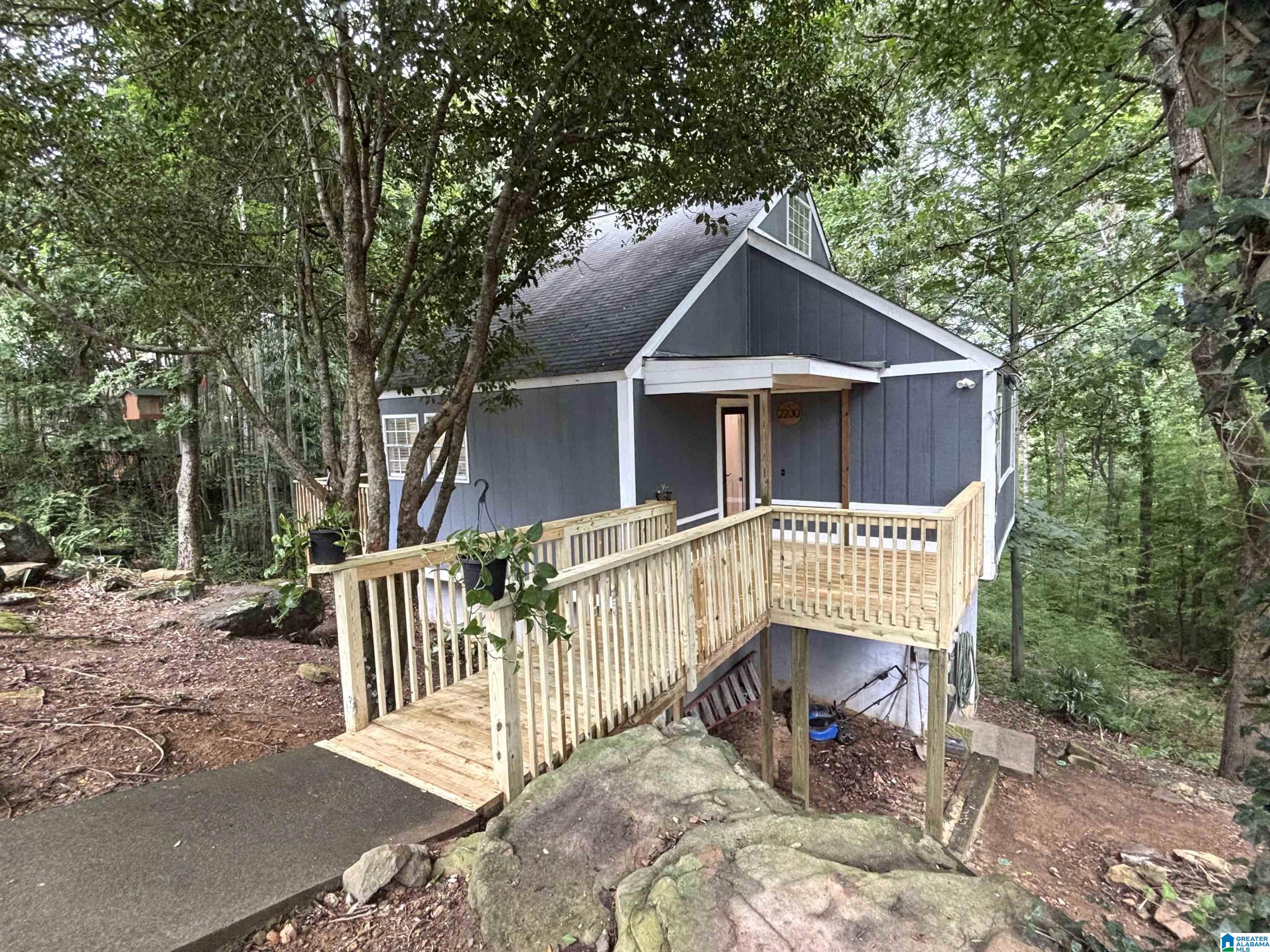 Photo 1 of Sale Pending at 2230 Mountain View Rd, Birmingham, AL 35210 | MLS# 21459848 | Listing updated on 2026-09-05