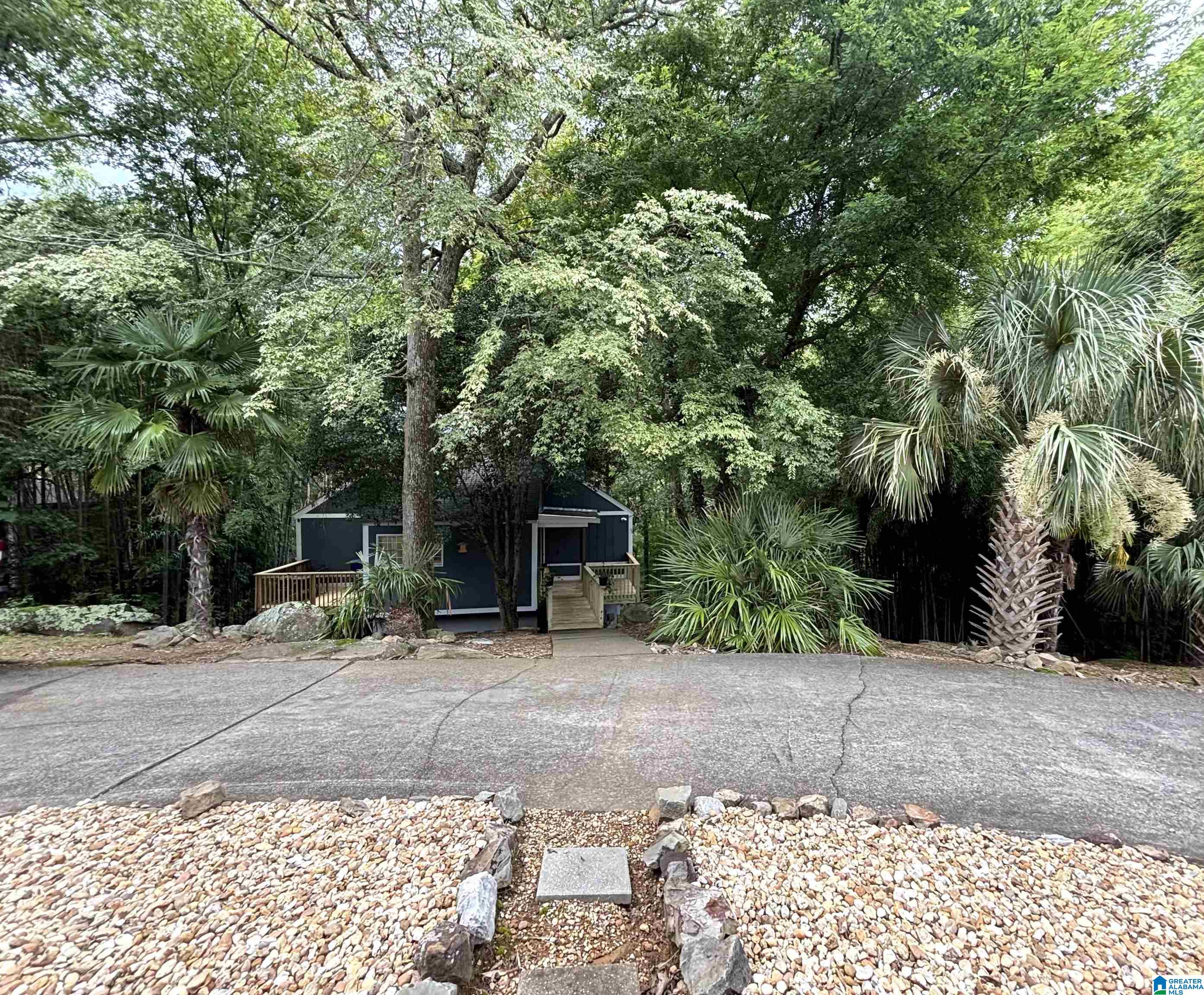 Photo 4 of Sale Pending at 2230 Mountain View Rd, Birmingham, AL 35210 | MLS# 21459848 | Listing updated on 2026-09-05