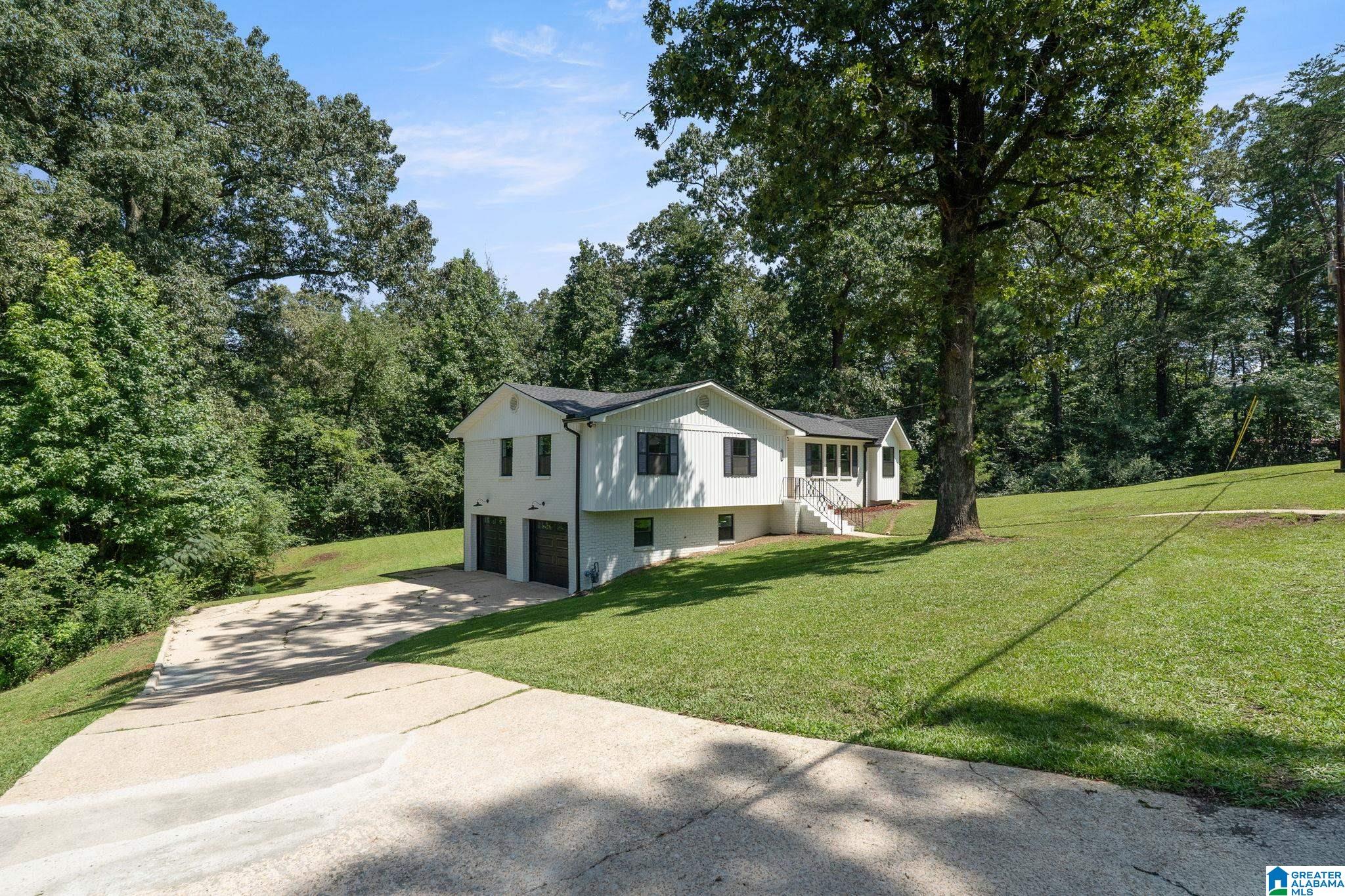 Photo 2 of Sale Pending at 3116 Teresa Dr, Birmingham, AL 35217 | MLS# 21459897 | Listing updated on 2026-08-22
