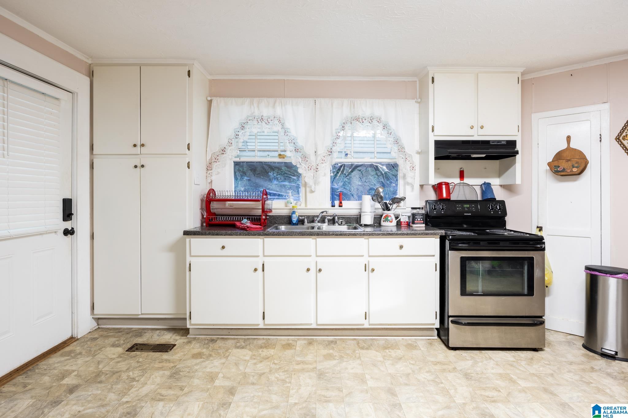 5th image of 401 Hughes Street, Piedmont, AL 36272 | MLS# 21459910