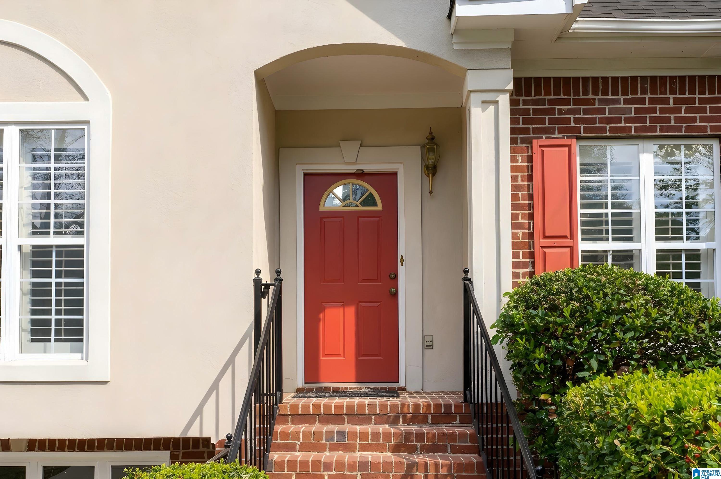 Photo 3 of Sale Pending at 3049 English Oaks Cir, Vestavia, AL 35226 | MLS# 21459937 | Listing updated on 2026-08-01