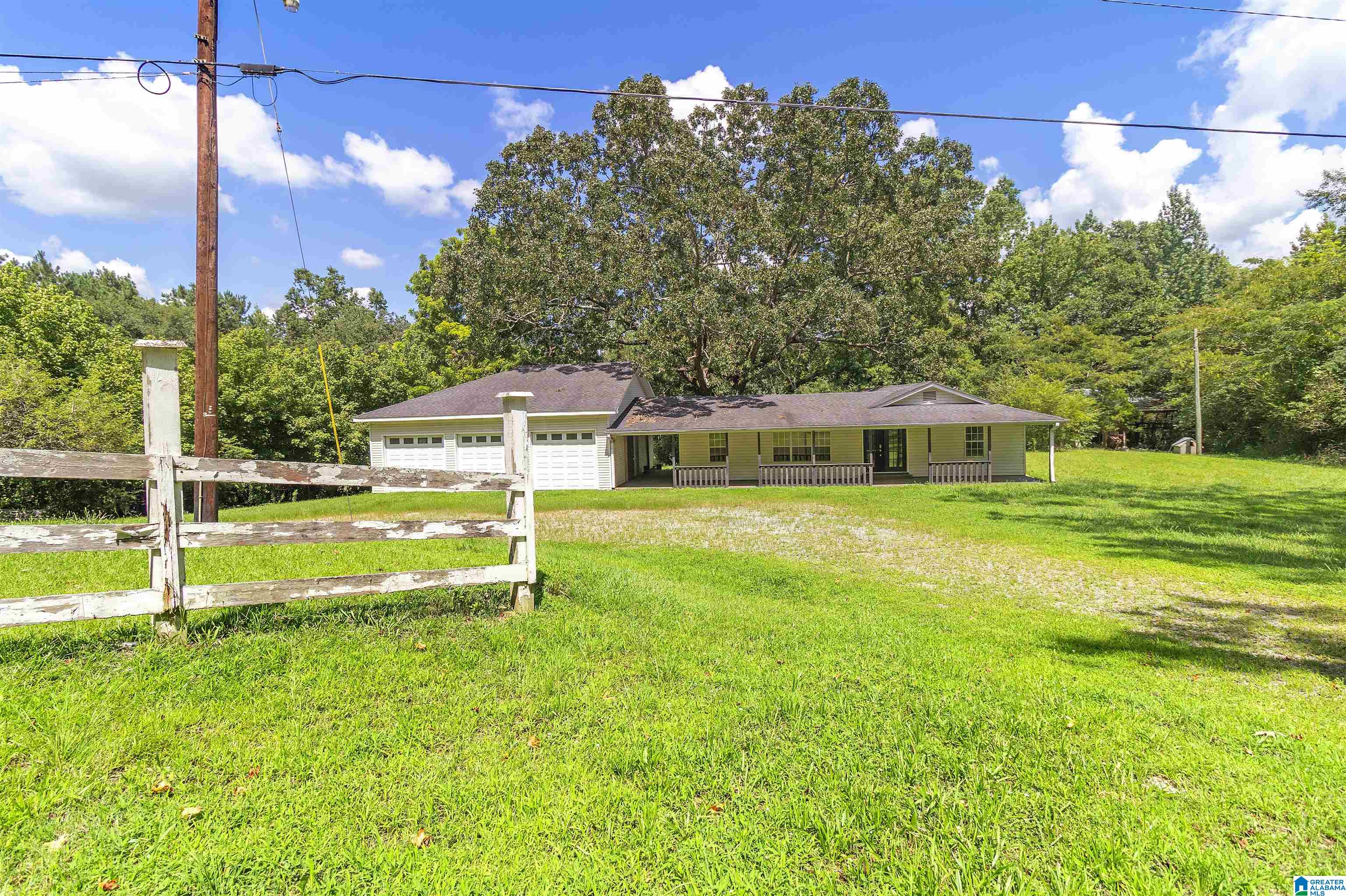 3rd image of 454 Hutchens Dr, Oneonta, AL 35121 | MLS# 21459948
