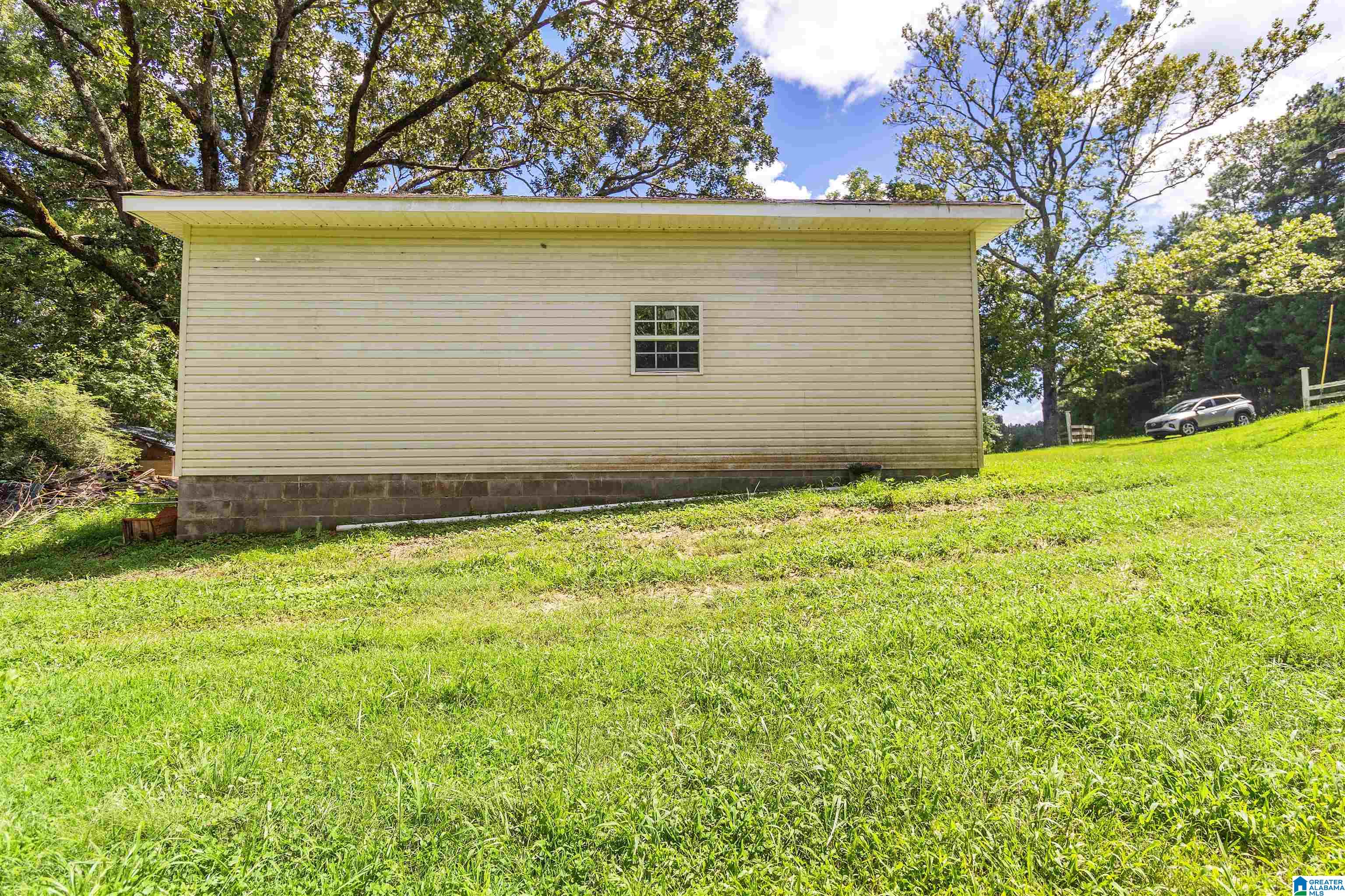 5th image of 454 Hutchens Dr, Oneonta, AL 35121 | MLS# 21459948