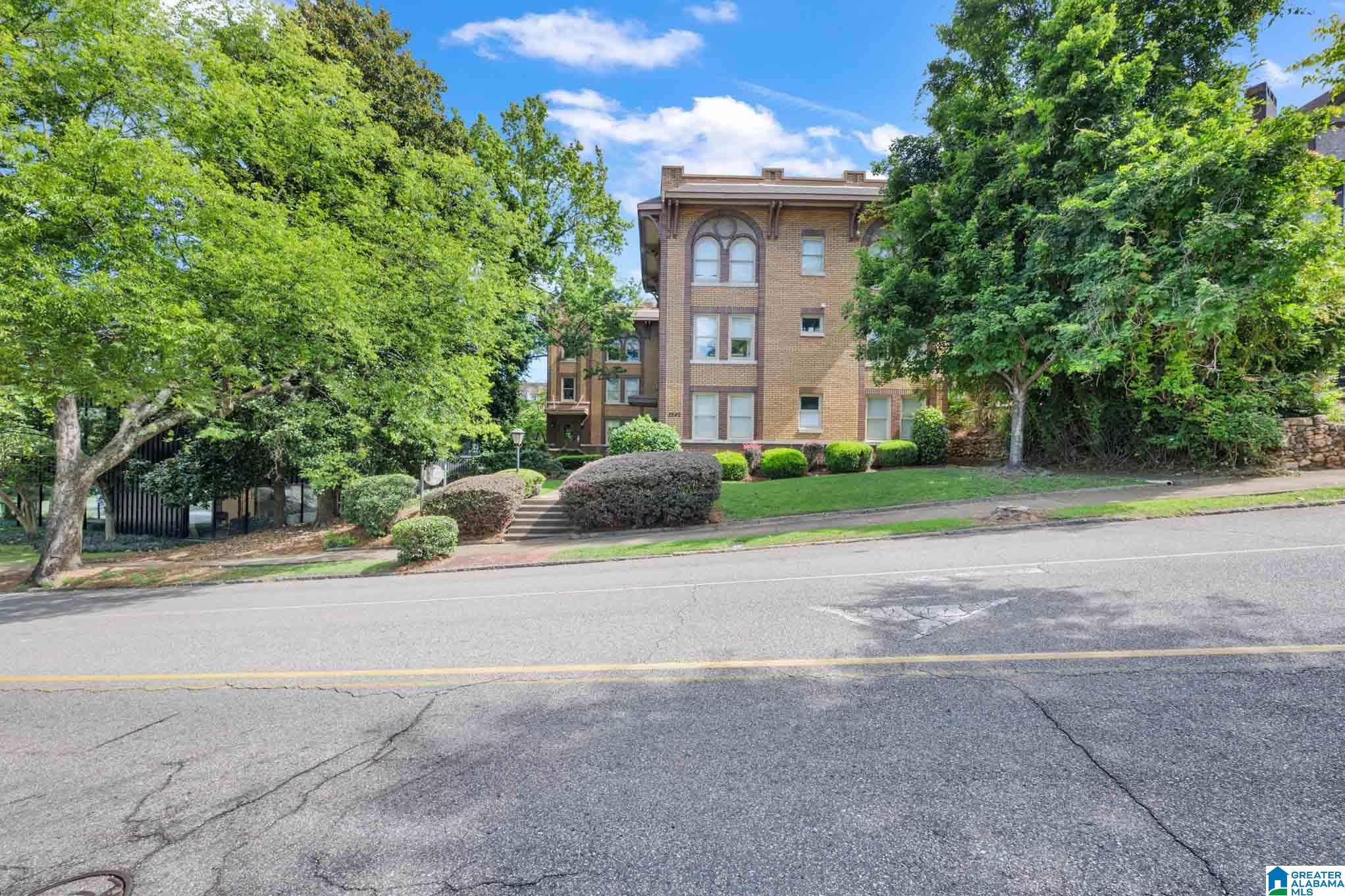 Photo 3 of Condo for sale at 2242 Arlington Ave S #3, Birmingham, AL 35205 | MLS# 21459969 | Listing updated on 2026-09-01