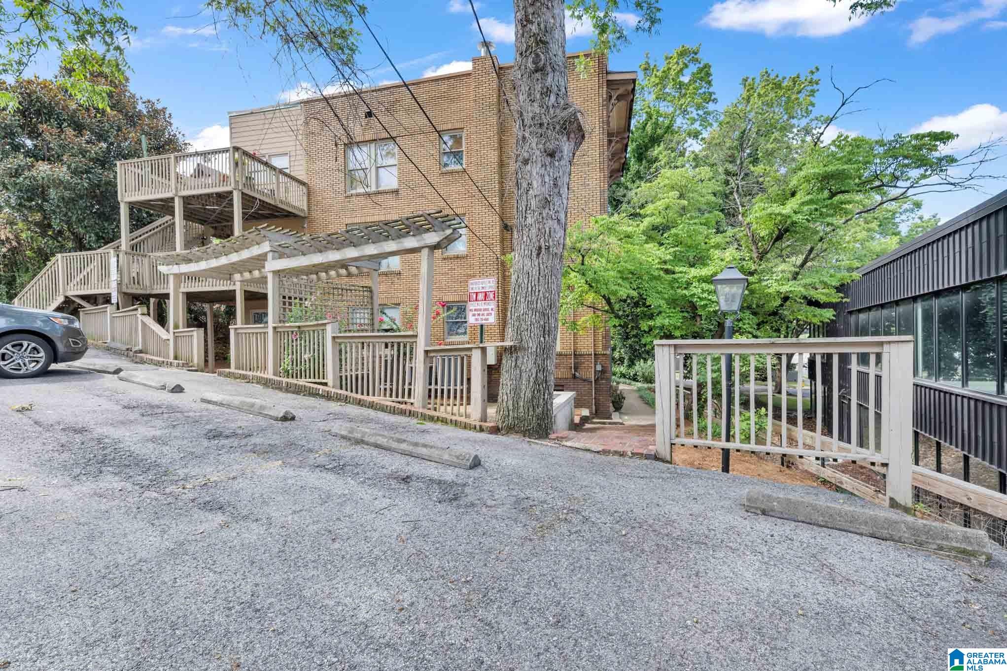 Photo 4 of Condo for sale at 2242 Arlington Ave S #3, Birmingham, AL 35205 | MLS# 21459969 | Listing updated on 2026-09-01