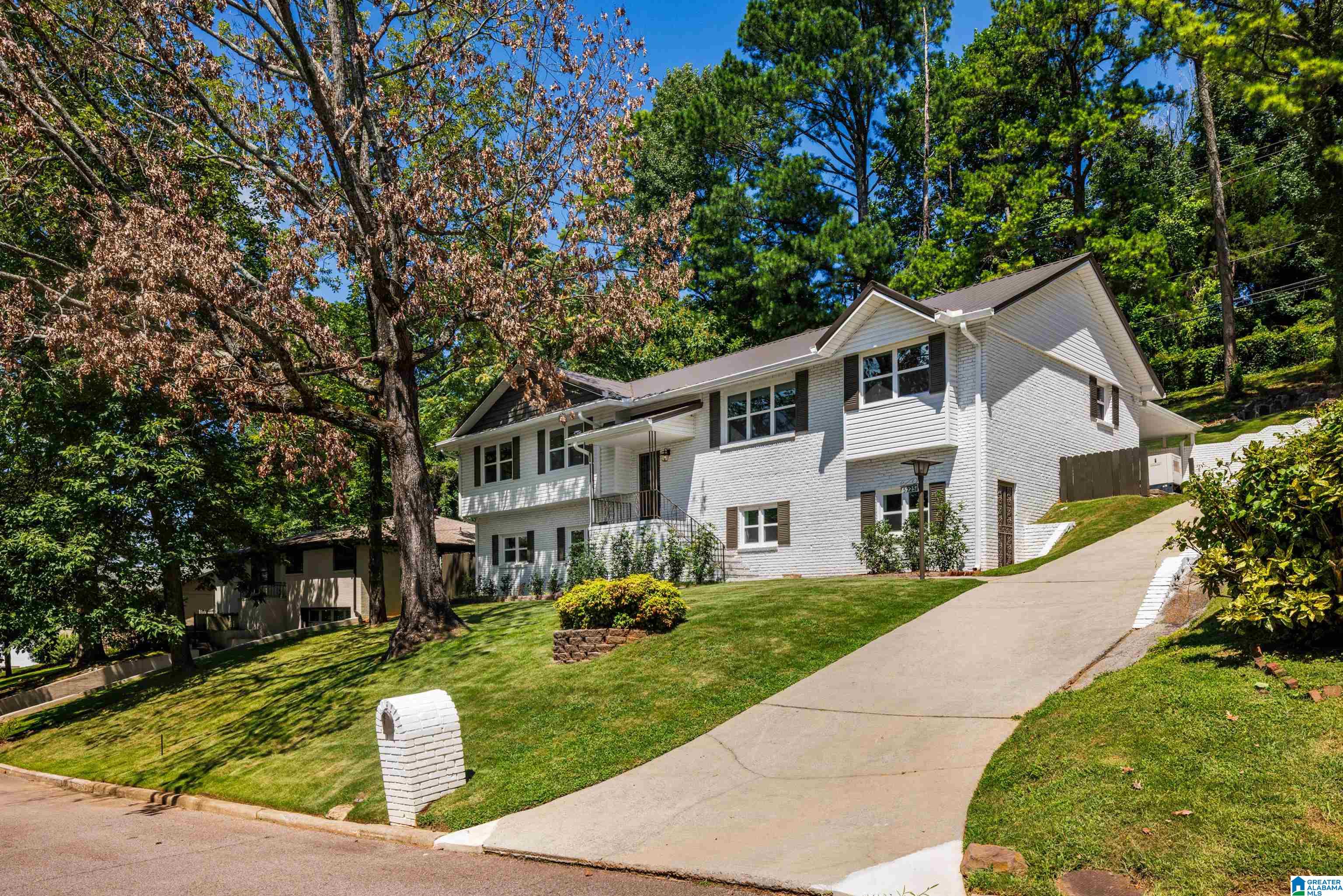 Photo 2 of Single family home for sale at 5225 Clairmont Ave S, Birmingham, AL 35222 | MLS# 21459972 | Listing updated on 2026-09-18