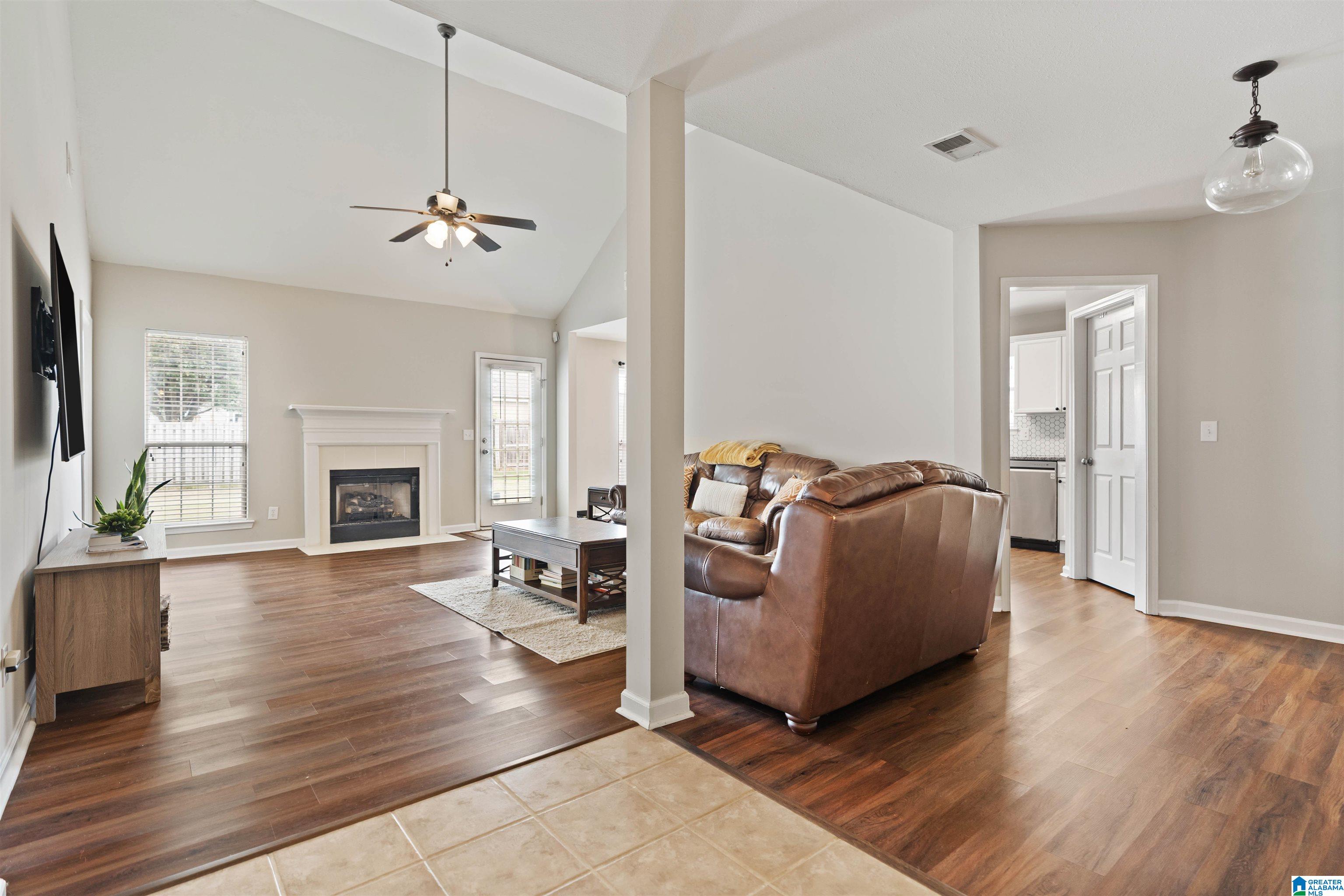 4th image of 2041 Edgewood Dr, Moody, AL 35004 | MLS# 21459978