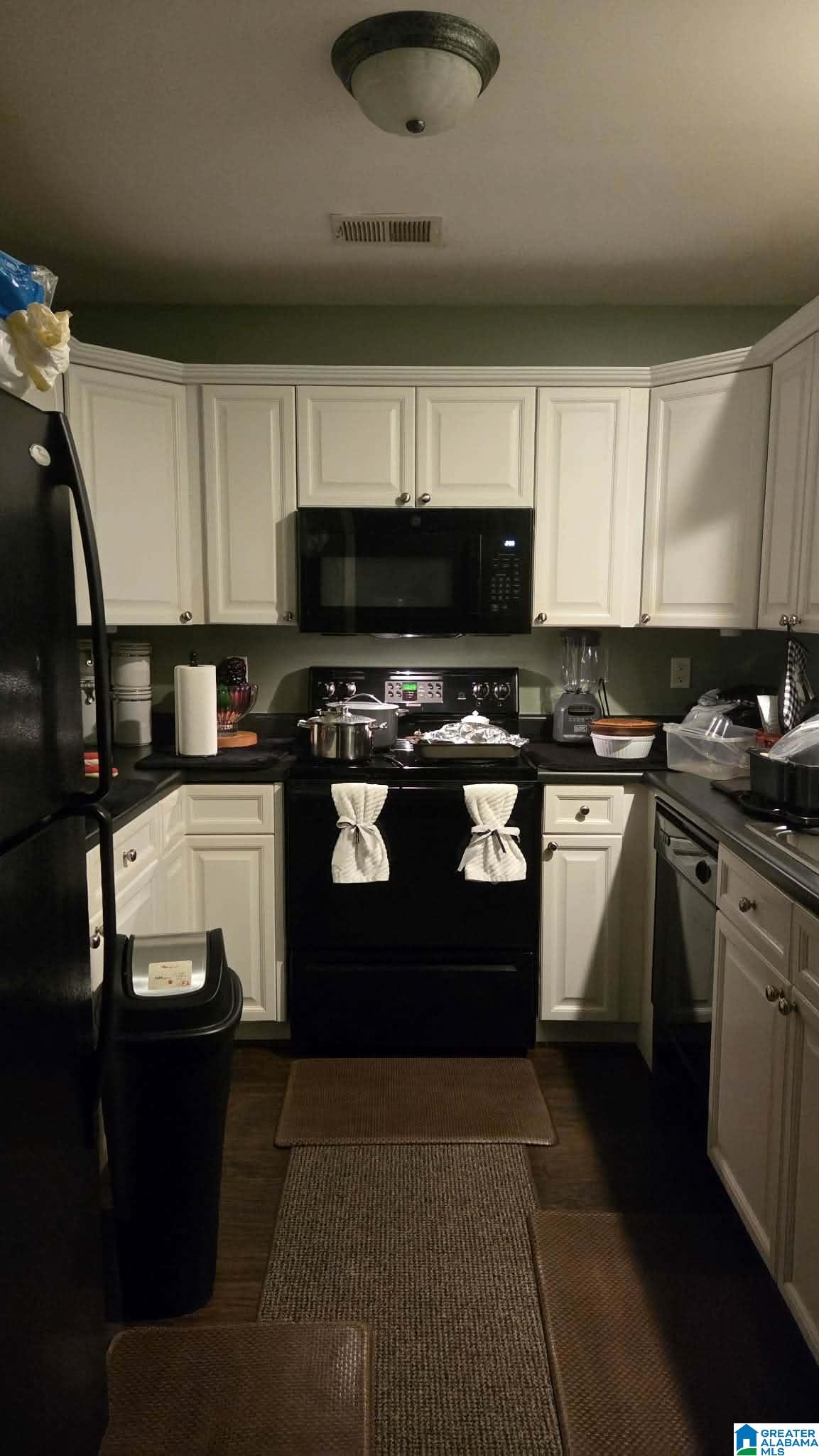 Photo 3 of Single family home for sale at 131 Hayesbury Ln, Pelham, AL 35124 | MLS# 21460016 | Listing updated on 2026-08-04