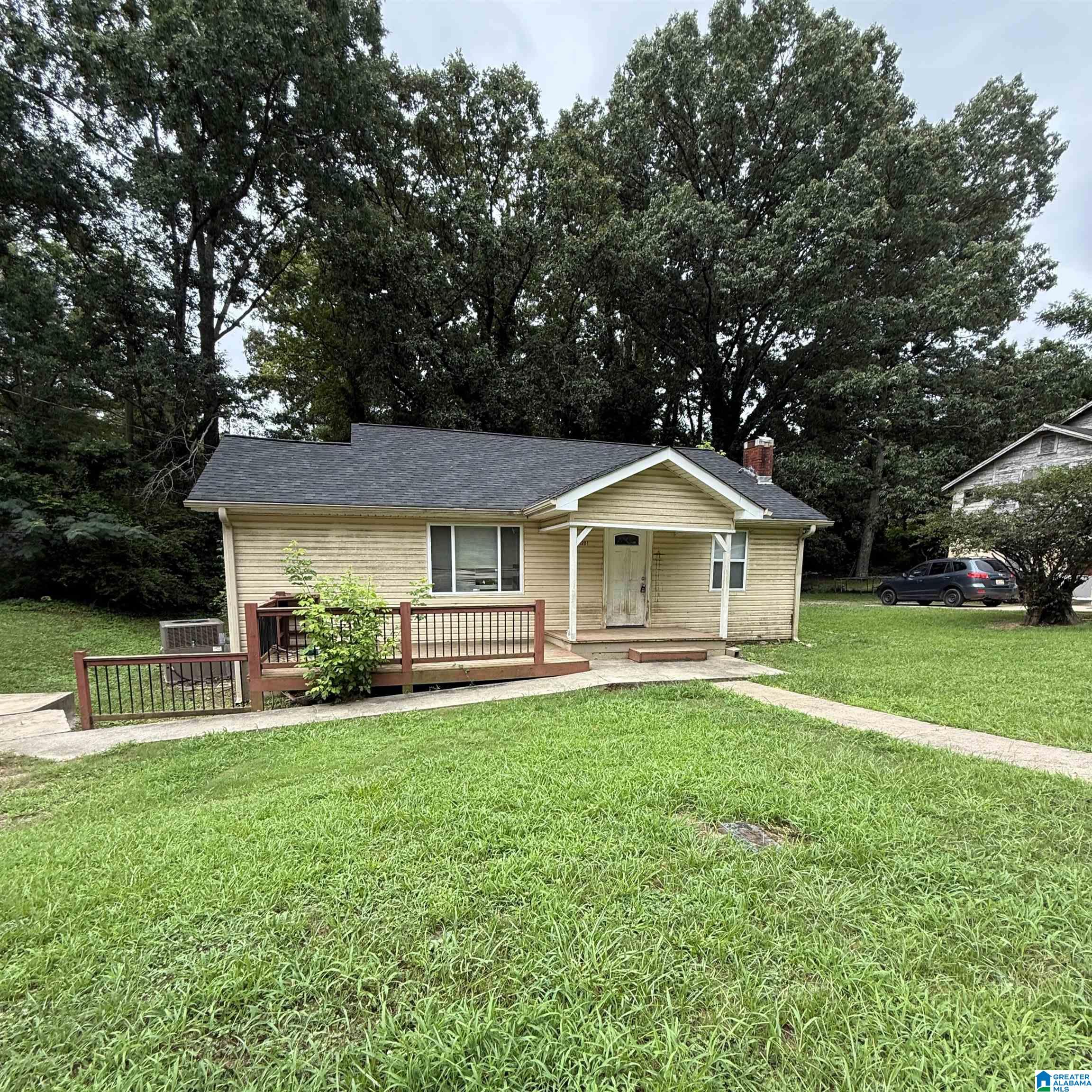 2nd image of 1201 19th Street W, Jasper, AL 35501 | MLS# 21460035