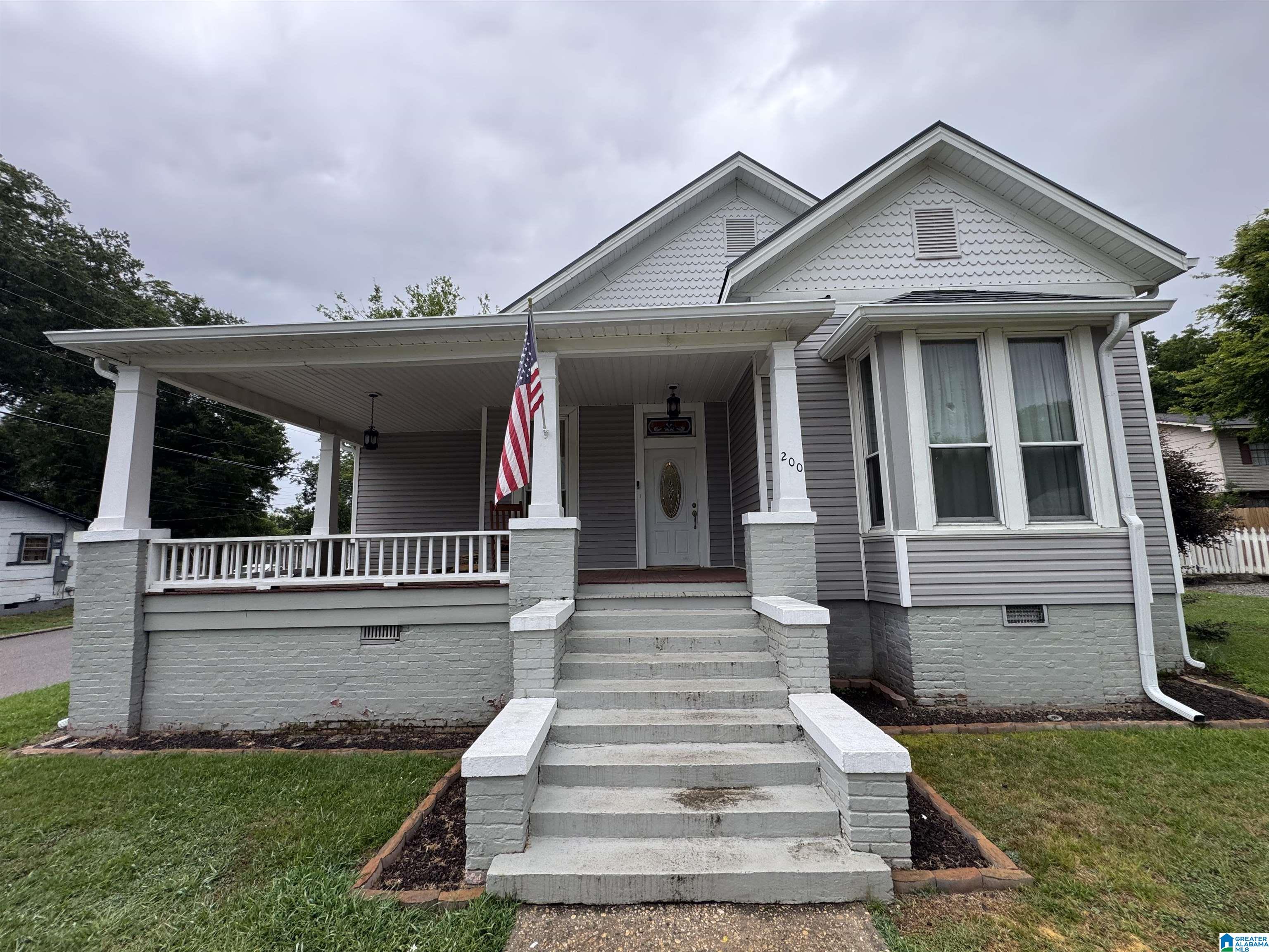 Photo 1 of Single family home for sale at 200 W Oak St, Oxford, AL 36203 | MLS# 21460042 | Listing updated on 2026-08-17