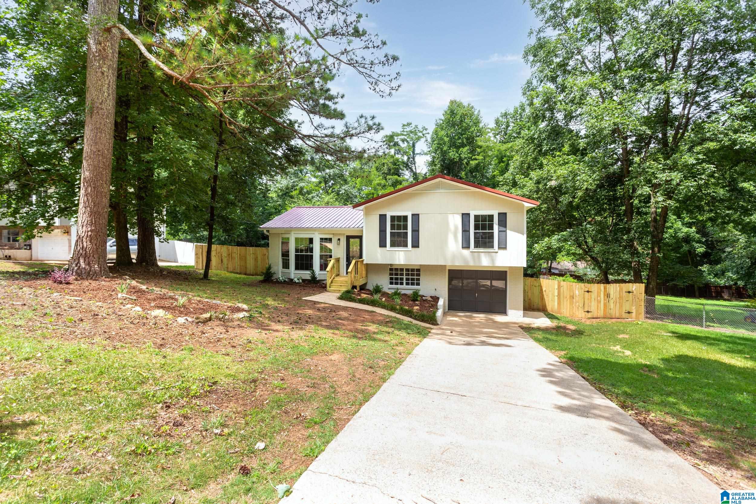 2nd image of 5854 Brenda Dr, Trussville, AL 35173 | MLS# 21460053