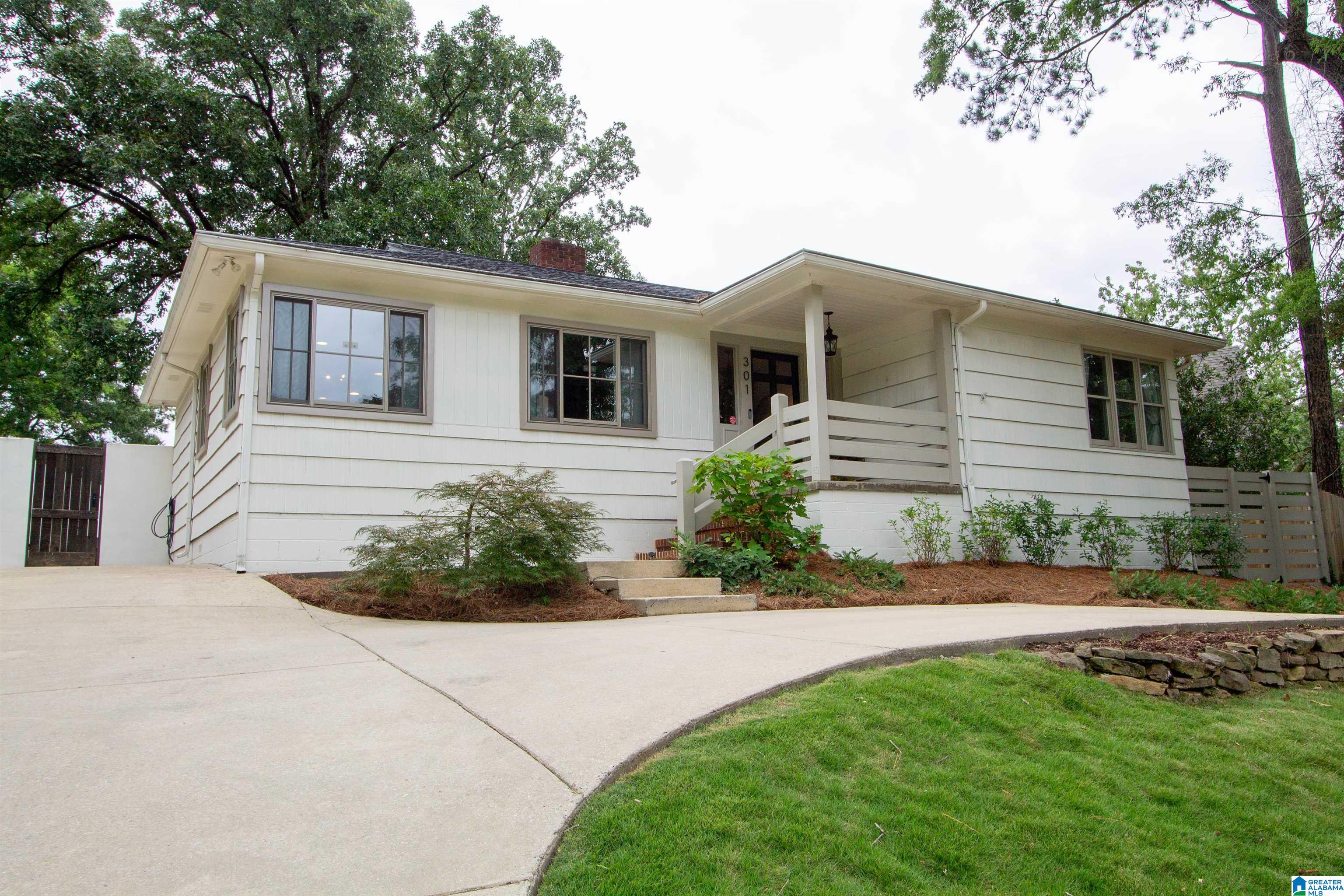 Photo 2 of Sale Pending at 301 Lucerne Blvd, Birmingham, AL 35209 | MLS# 21460068 | Listing updated on 2026-07-27