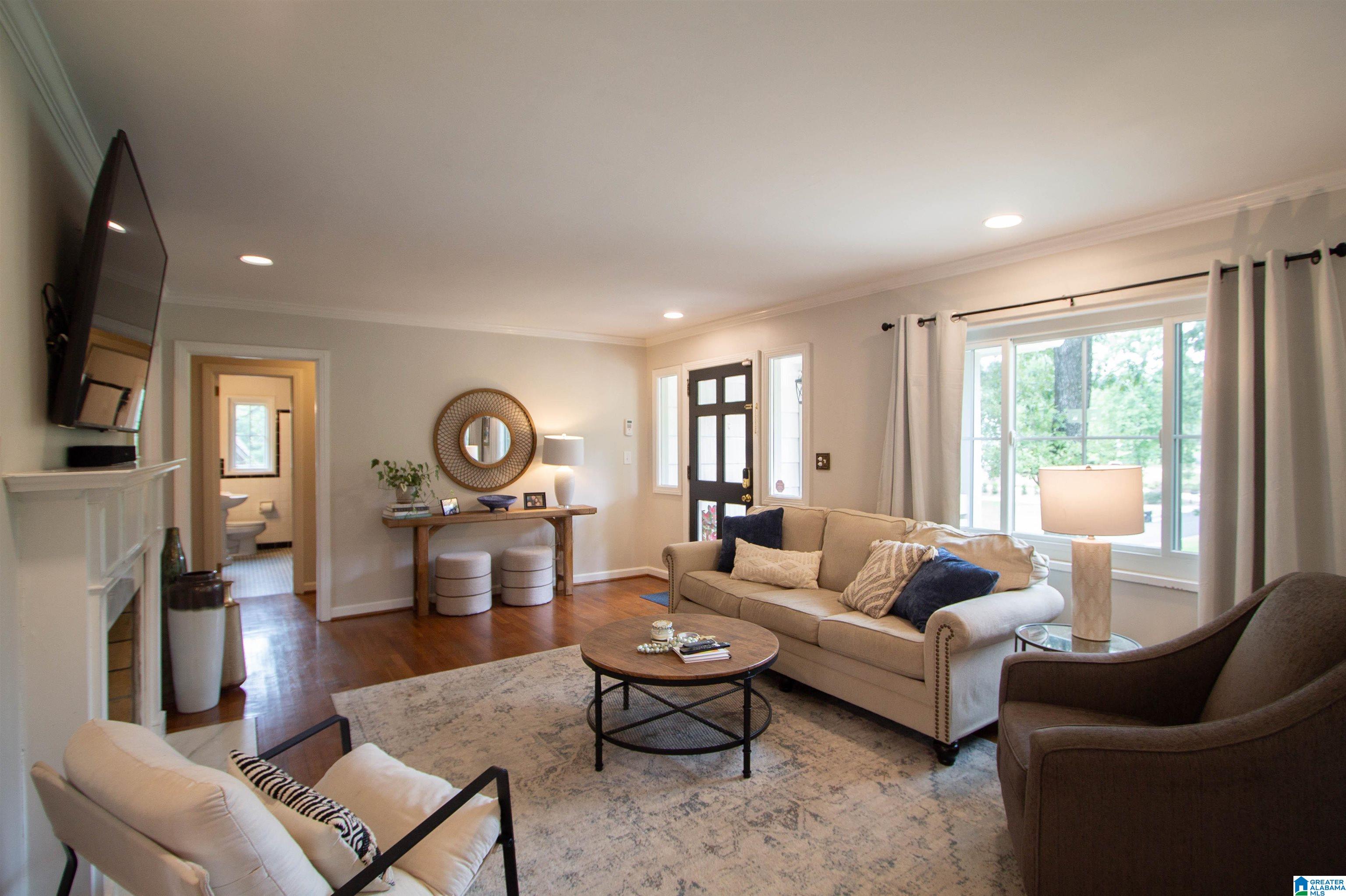 Photo 3 of Sale Pending at 301 Lucerne Blvd, Birmingham, AL 35209 | MLS# 21460068 | Listing updated on 2026-07-27