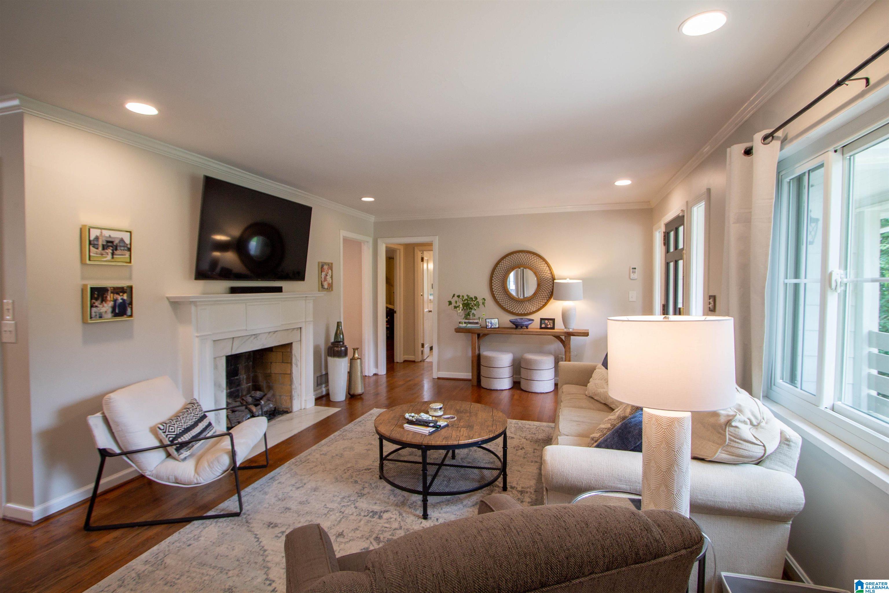 Photo 3 of Sale Pending at 301 Lucerne Blvd, Birmingham, AL 35209 | MLS# 21460068 | Listing updated on 2026-07-27