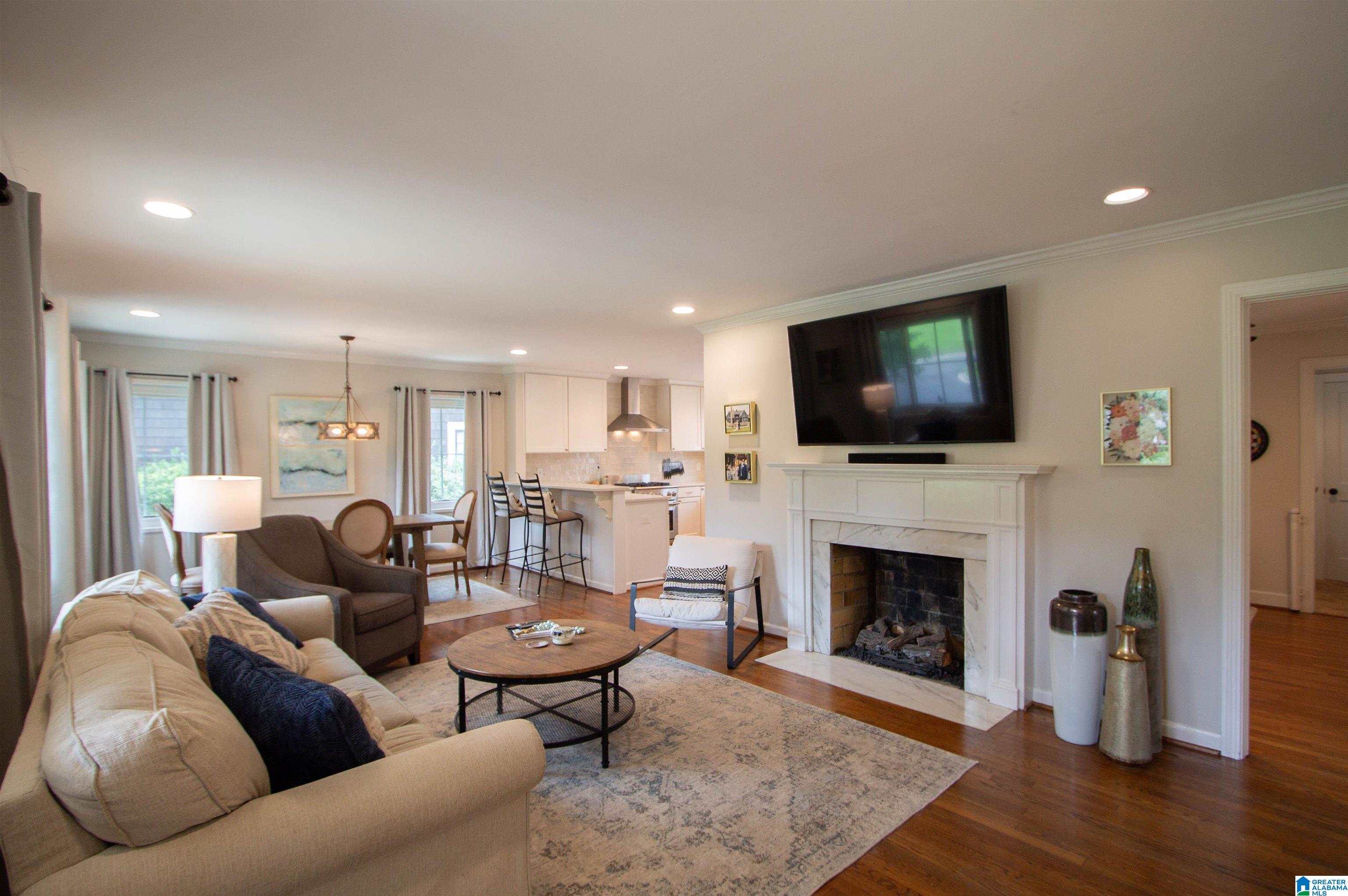 Photo 4 of Sale Pending at 301 Lucerne Blvd, Birmingham, AL 35209 | MLS# 21460068 | Listing updated on 2026-07-27