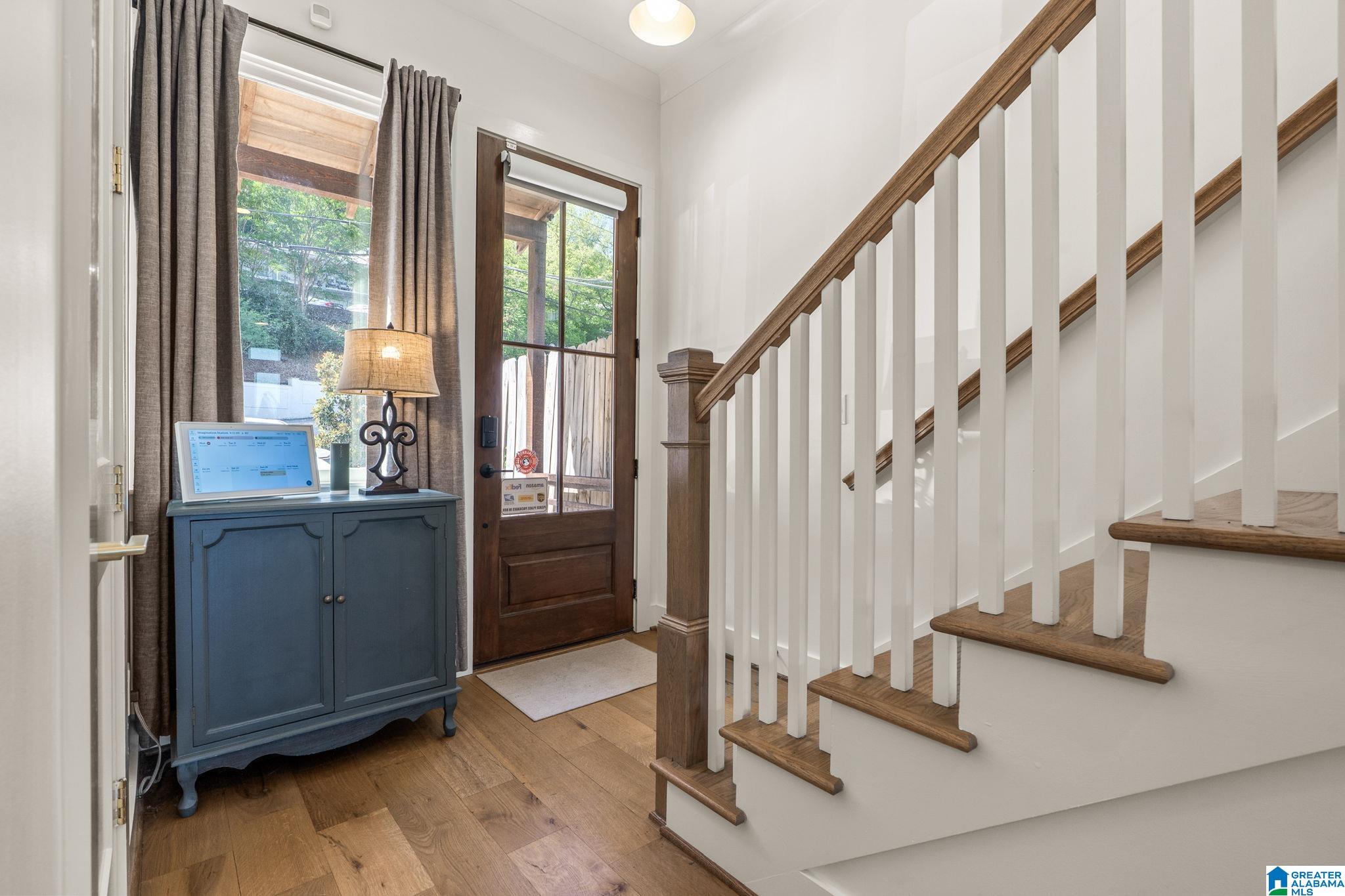 Photo 3 of Townhouse for sale at 1576 16th Avenue S, Birmingham, AL 35205 | MLS# 21460085 | Listing updated on 2026-09-04