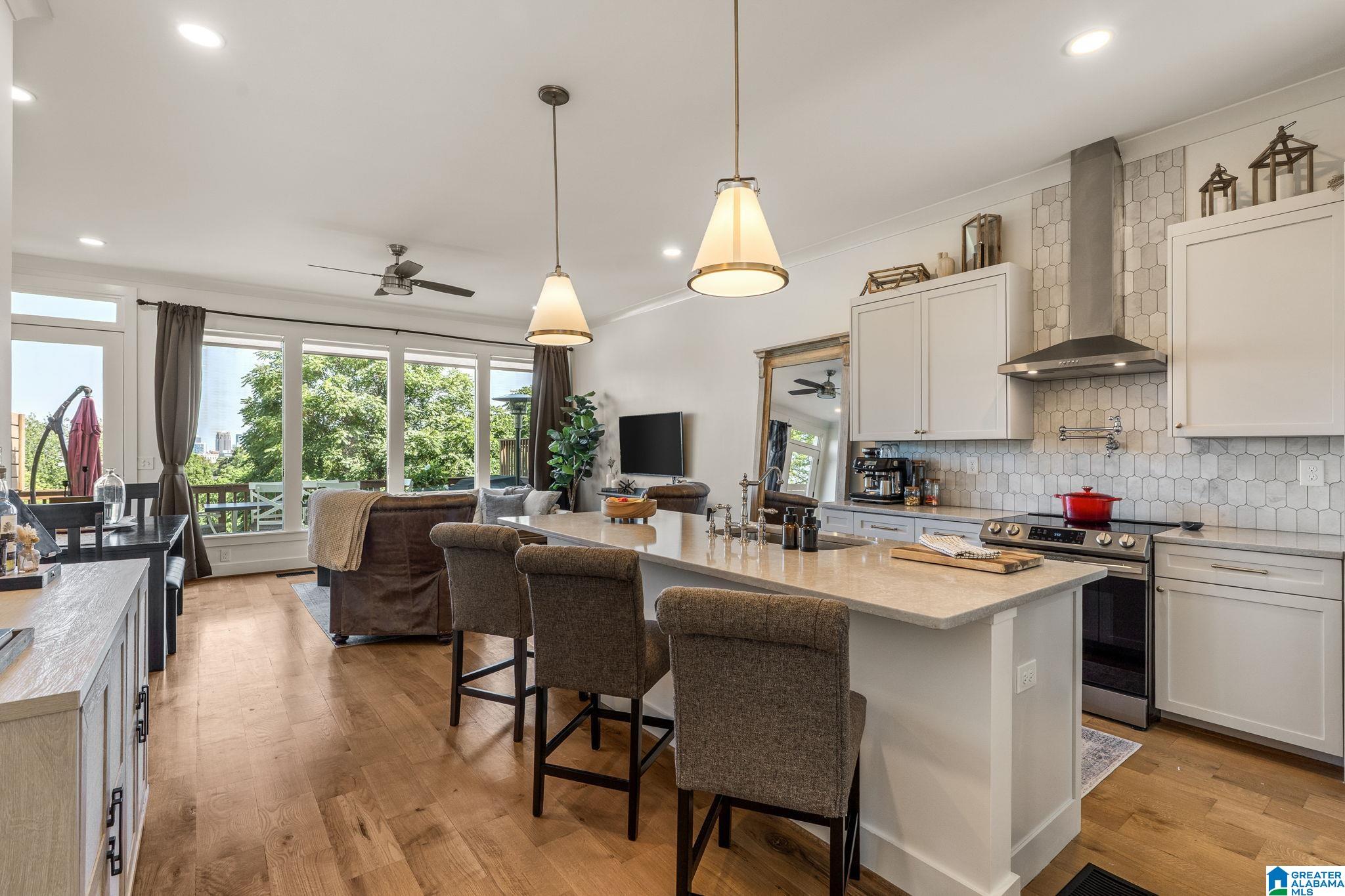 Photo 3 of Townhouse for sale at 1576 16th Avenue S, Birmingham, AL 35205 | MLS# 21460085 | Listing updated on 2026-09-04
