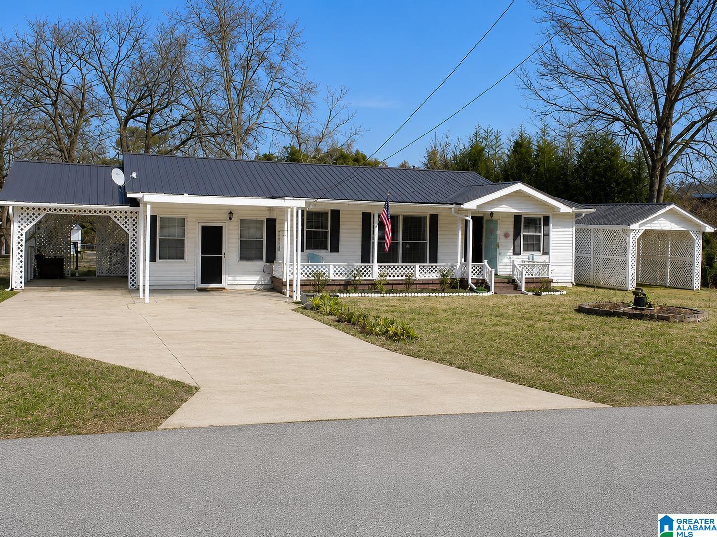 1st image of 825 Mccay Avenue, Oneonta, AL 35121 | MLS# 21460167