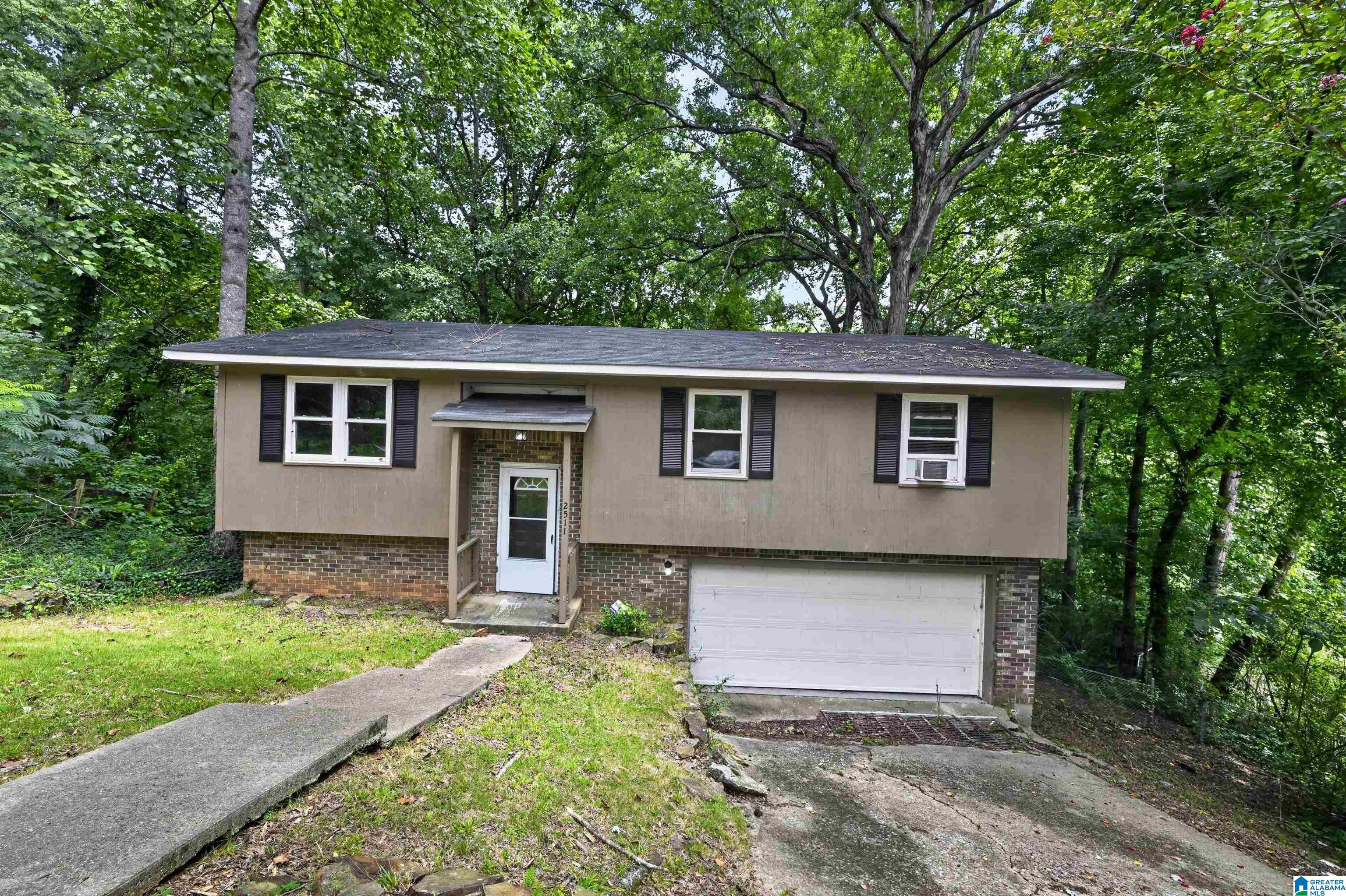 Single family home for sale at 2511 Willowood Cir, BIRMINGHAM, AL 35215 | MLS# 21460185