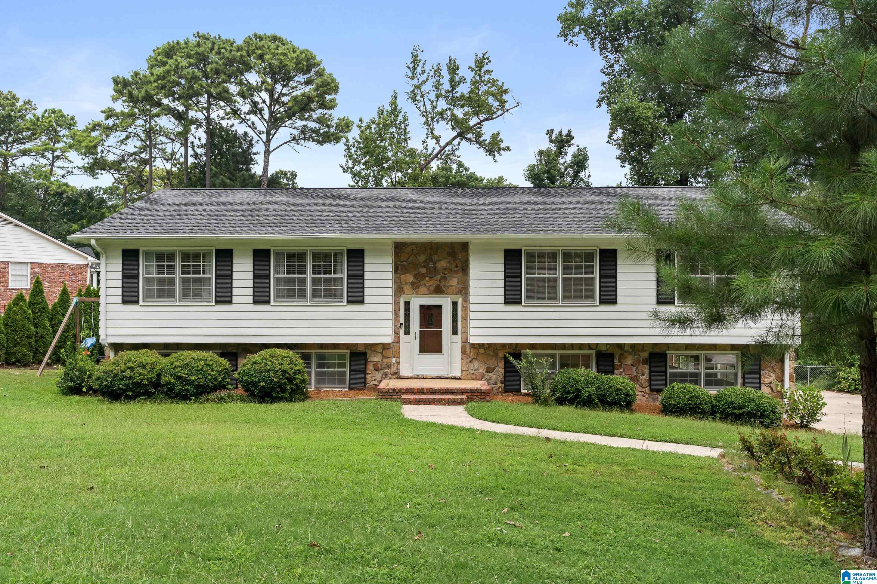 1st image of 2601 Fargo Dr, Hoover, AL 35226 | MLS# 21460203