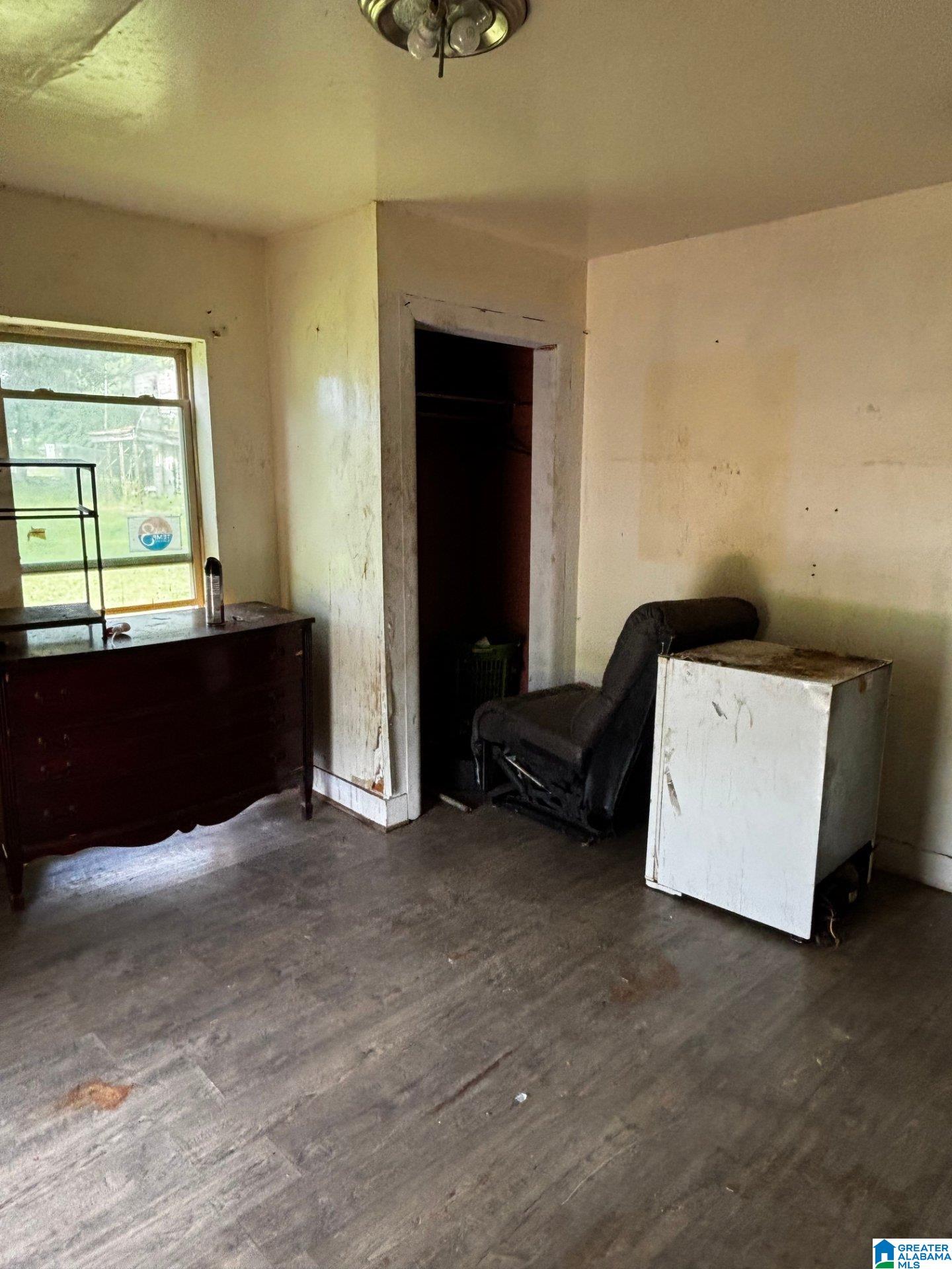 Photo 2 of Single family home for sale at 5450 Jefferson Ave Sw, Birmingham, AL 35221 | MLS# 21460207 | Listing updated on 2026-07-25