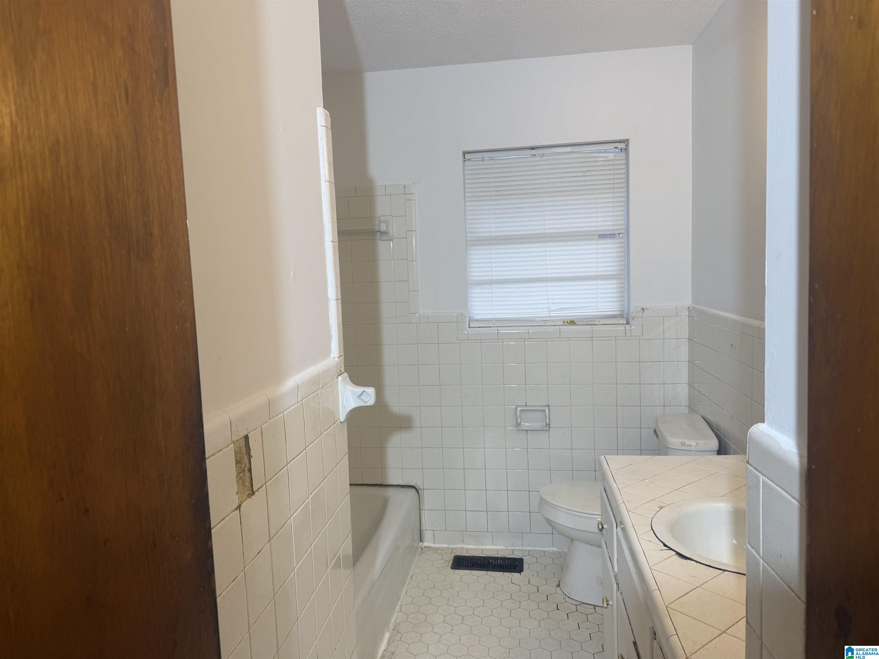 Photo 4 of Single family home for sale at 129 16th Street S, Birmingham, AL 35210 | MLS# 21460218 | Listing updated on 2026-08-28