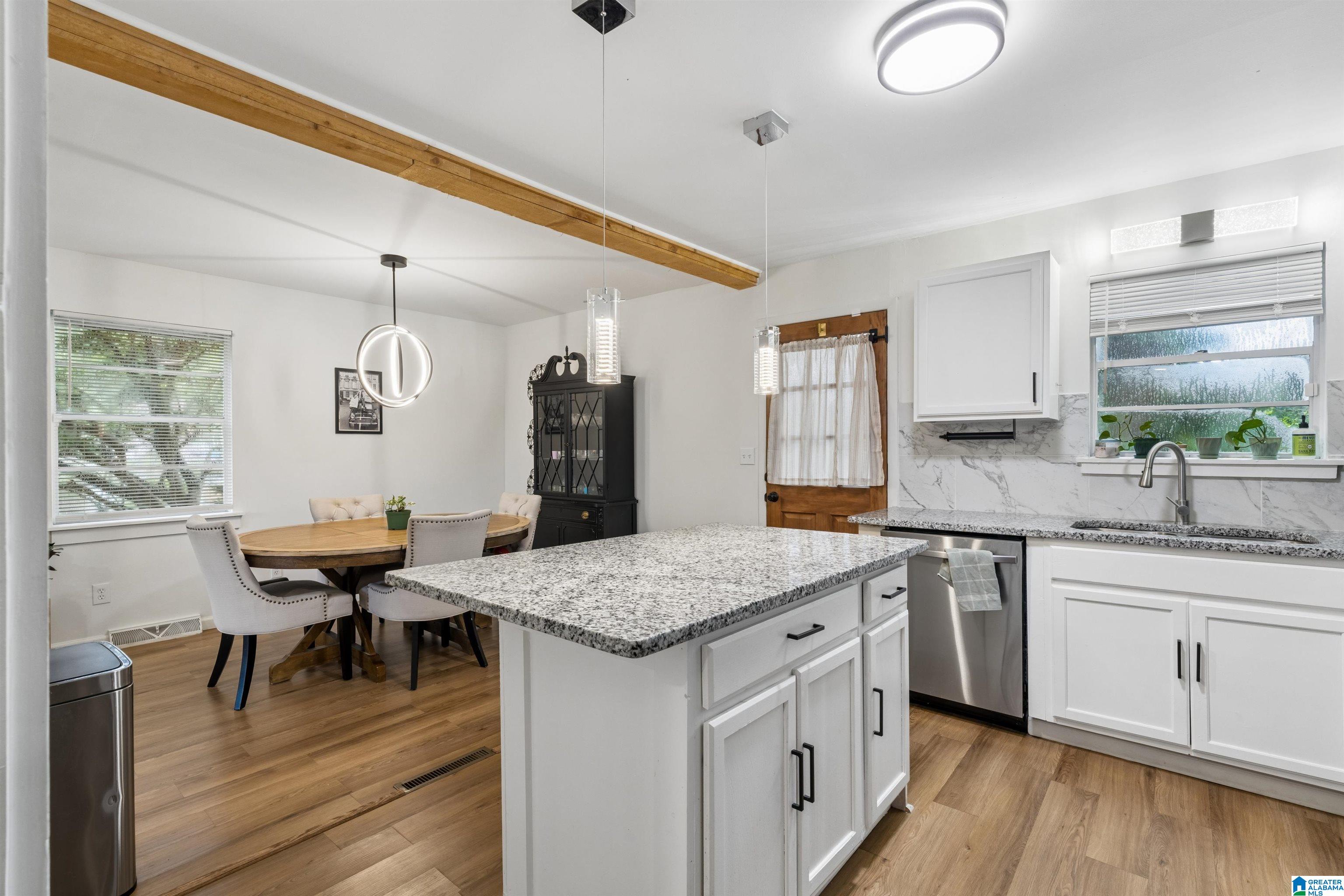 Photo 3 of Sale Pending at 509 Lynnwood Cir, Birmingham, AL 35217 | MLS# 21460248 | Listing updated on 2026-09-17