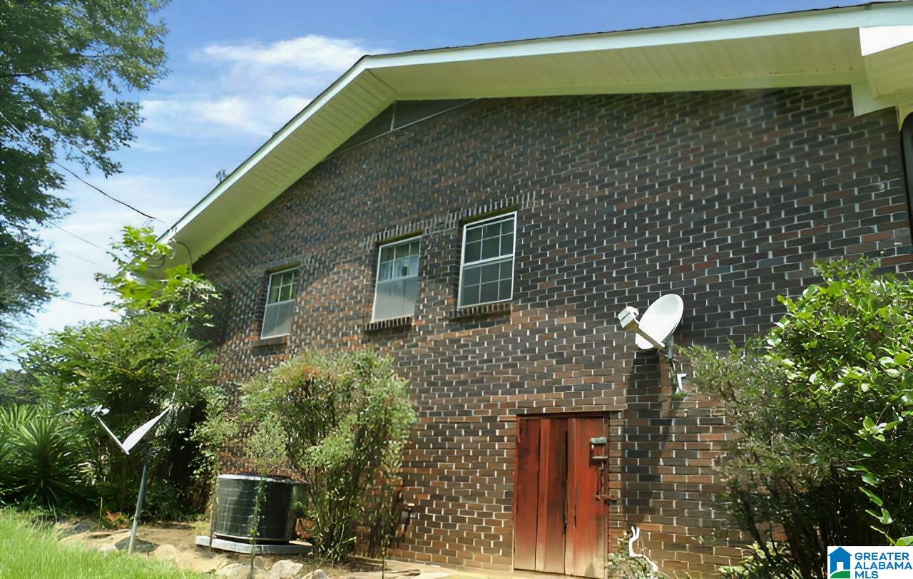 4th image of 5000 Pine Dr, Bessemer, AL 35023 | MLS# 21460251