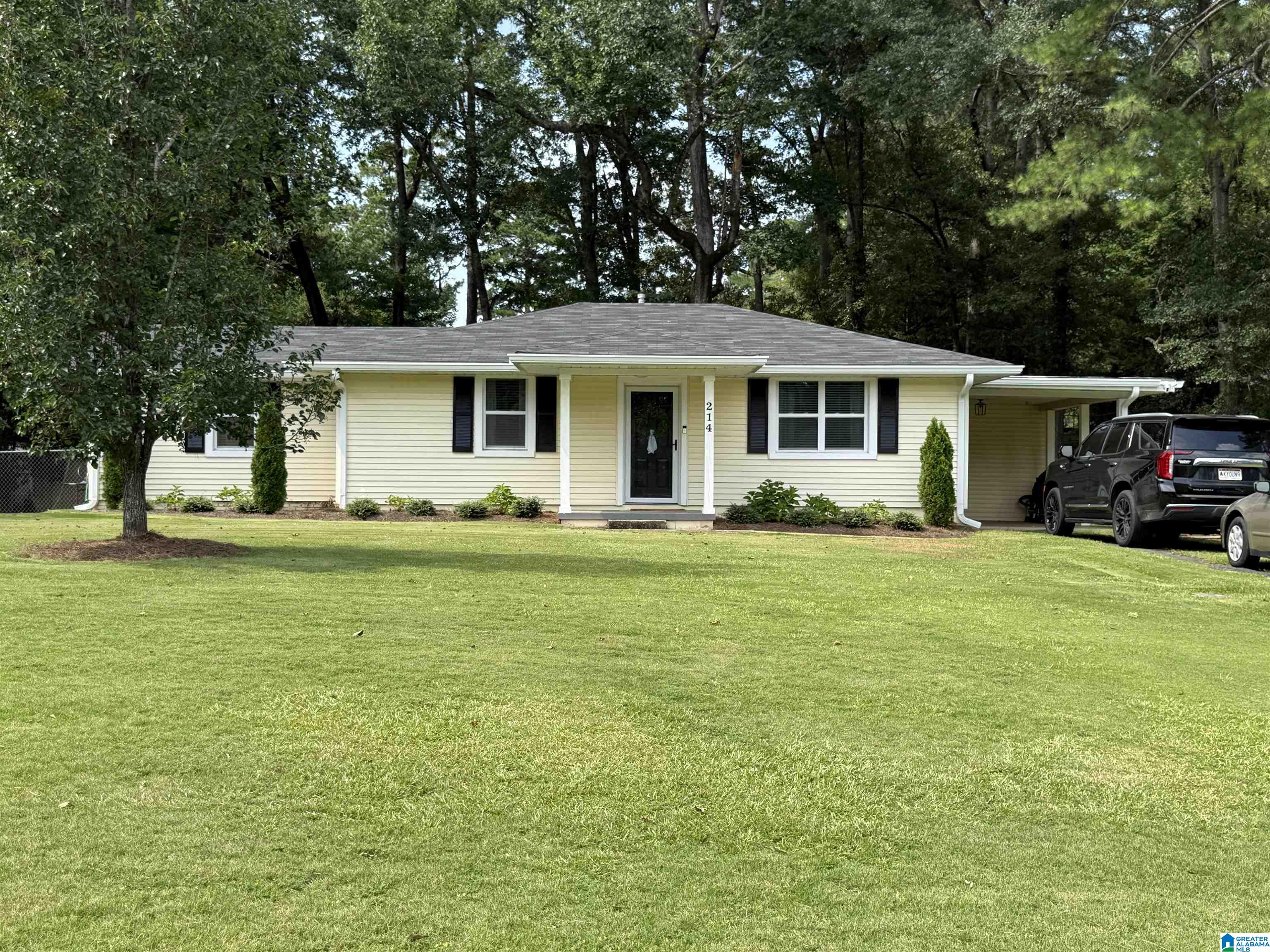 1st image of 214 N 1st Avenue, Centreville, AL 35042 | MLS# 21460301