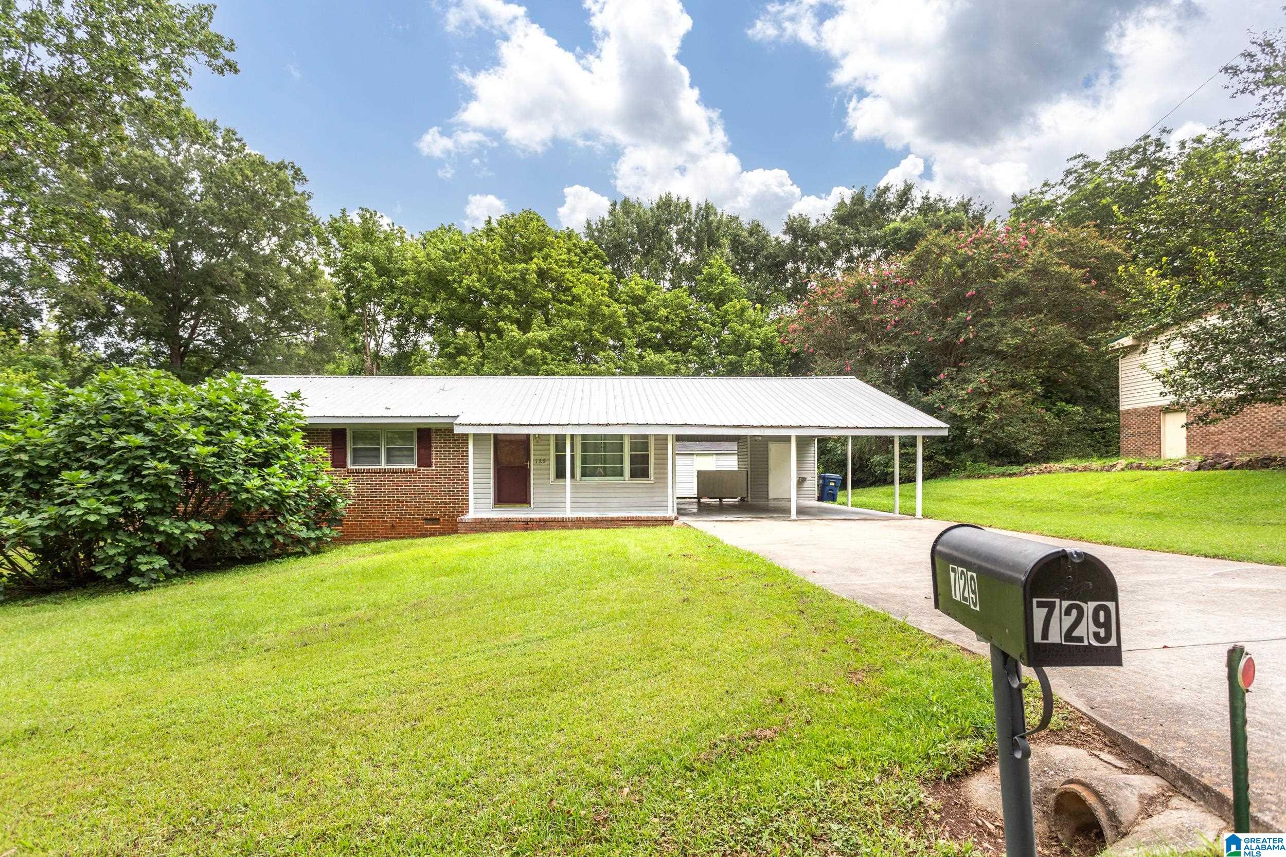 Photo 3 of Sale Pending at 729 W 38th Street, Anniston, AL 36201 | MLS# 21460339 | Listing updated on 2026-09-02
